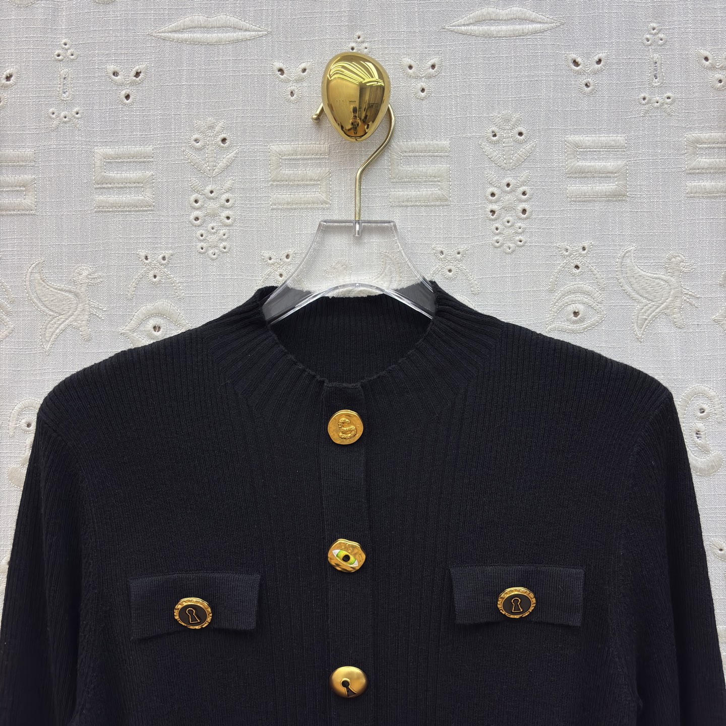 Sch 26春款 异形扣针织拼接百褶裙 氛围感天花板 收腰设计直接把比例焊在身 皮质腰带利落收腰 瞬间优