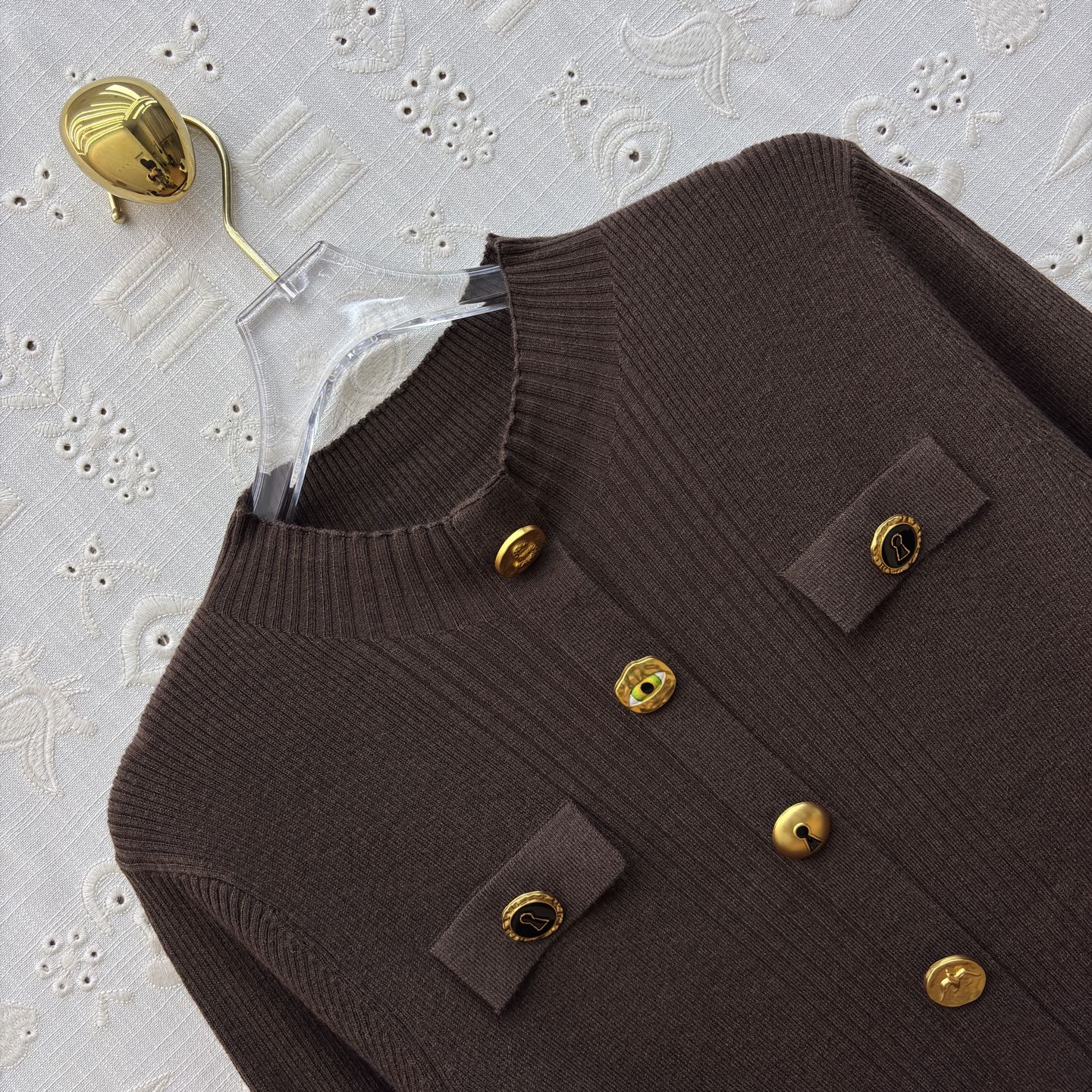 Sch 26春款 异形扣针织拼接百褶裙 氛围感天花板 收腰设计直接把比例焊在身 皮质腰带利落收腰 瞬间优