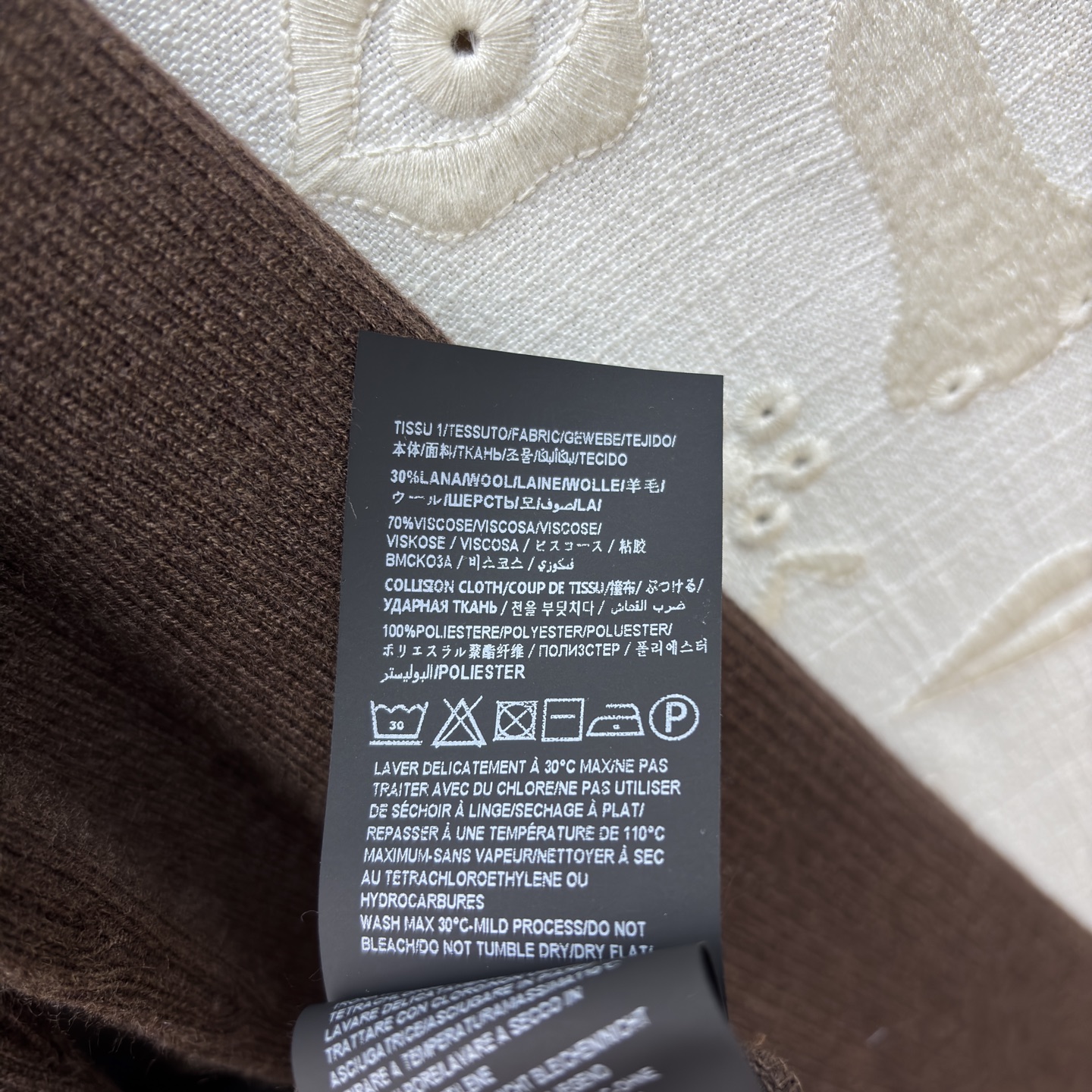 Sch 26春款 异形扣针织拼接百褶裙 氛围感天花板 收腰设计直接把比例焊在身 皮质腰带利落收腰 瞬间优