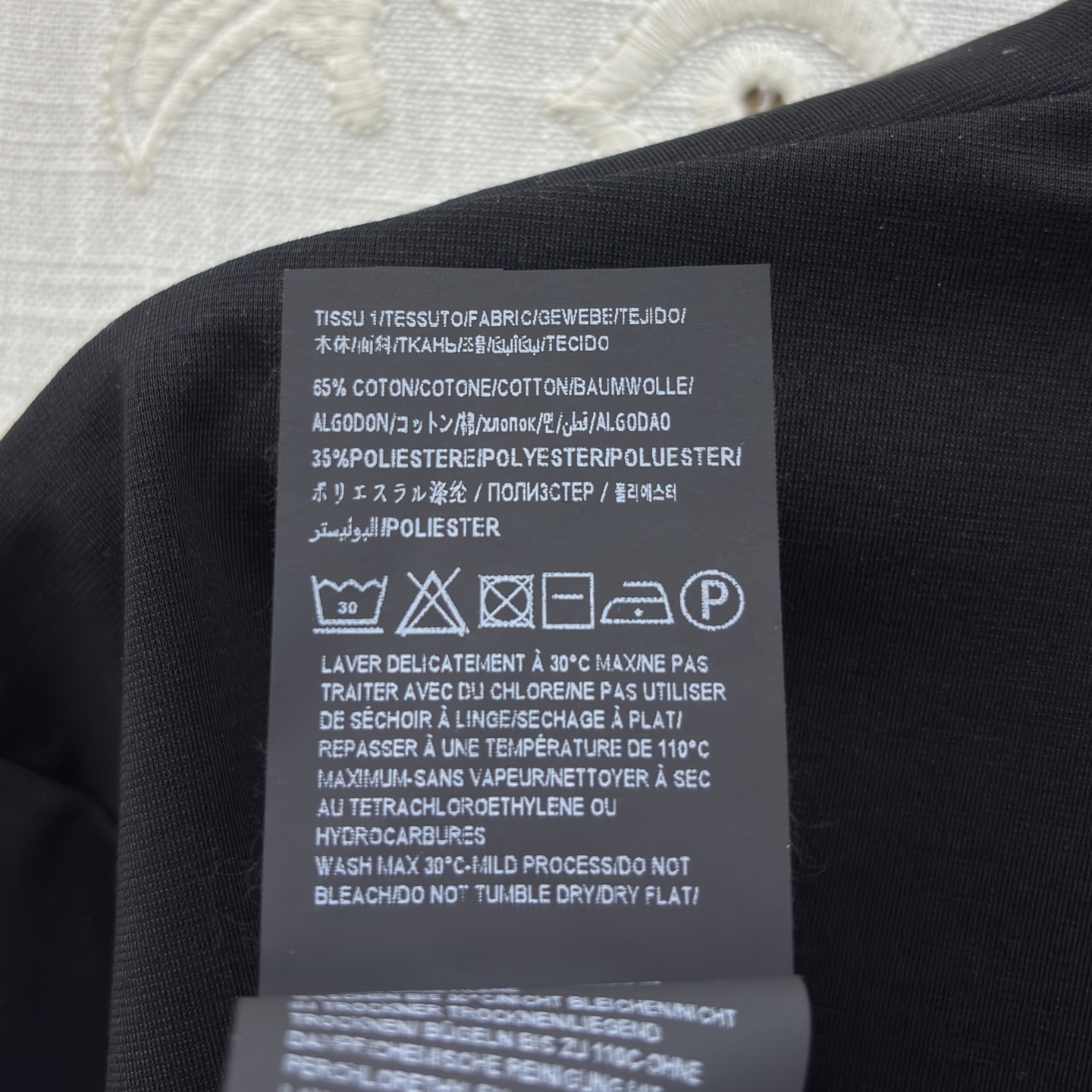 Sch 夏日衣橱刚需三色T恤重磅上线！极简宽松廓形适配各种身形 侧边开衩设计悄悄优化比例 软糯透气的面料