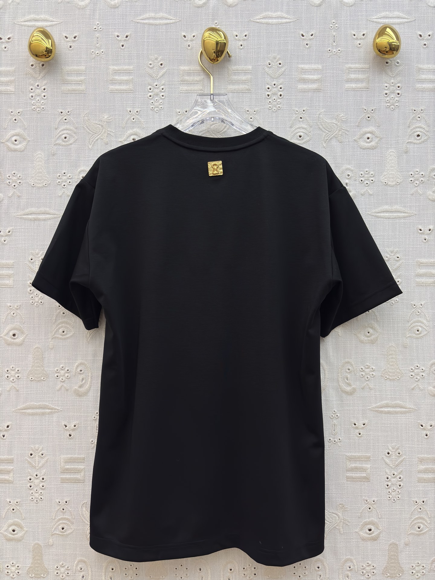 Sch 夏日衣橱刚需三色T恤重磅上线！极简宽松廓形适配各种身形 侧边开衩设计悄悄优化比例 软糯透气的面料