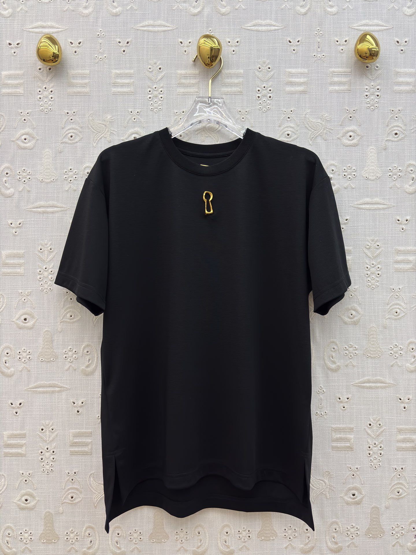 Sch 夏日衣橱刚需三色T恤重磅上线！极简宽松廓形适配各种身形 侧边开衩设计悄悄优化比例 软糯透气的面料