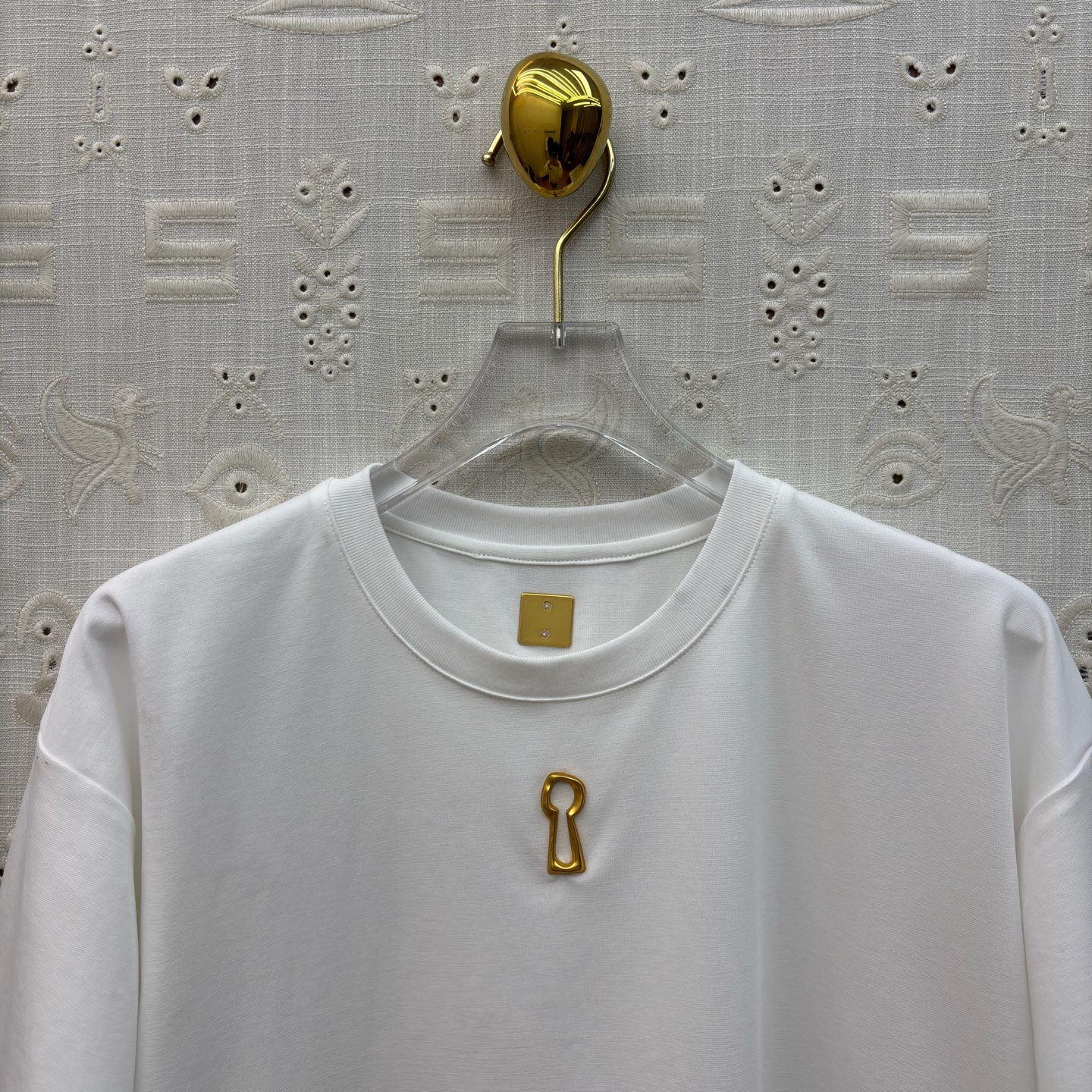 Sch 夏日衣橱刚需三色T恤重磅上线！极简宽松廓形适配各种身形 侧边开衩设计悄悄优化比例 软糯透气的面料