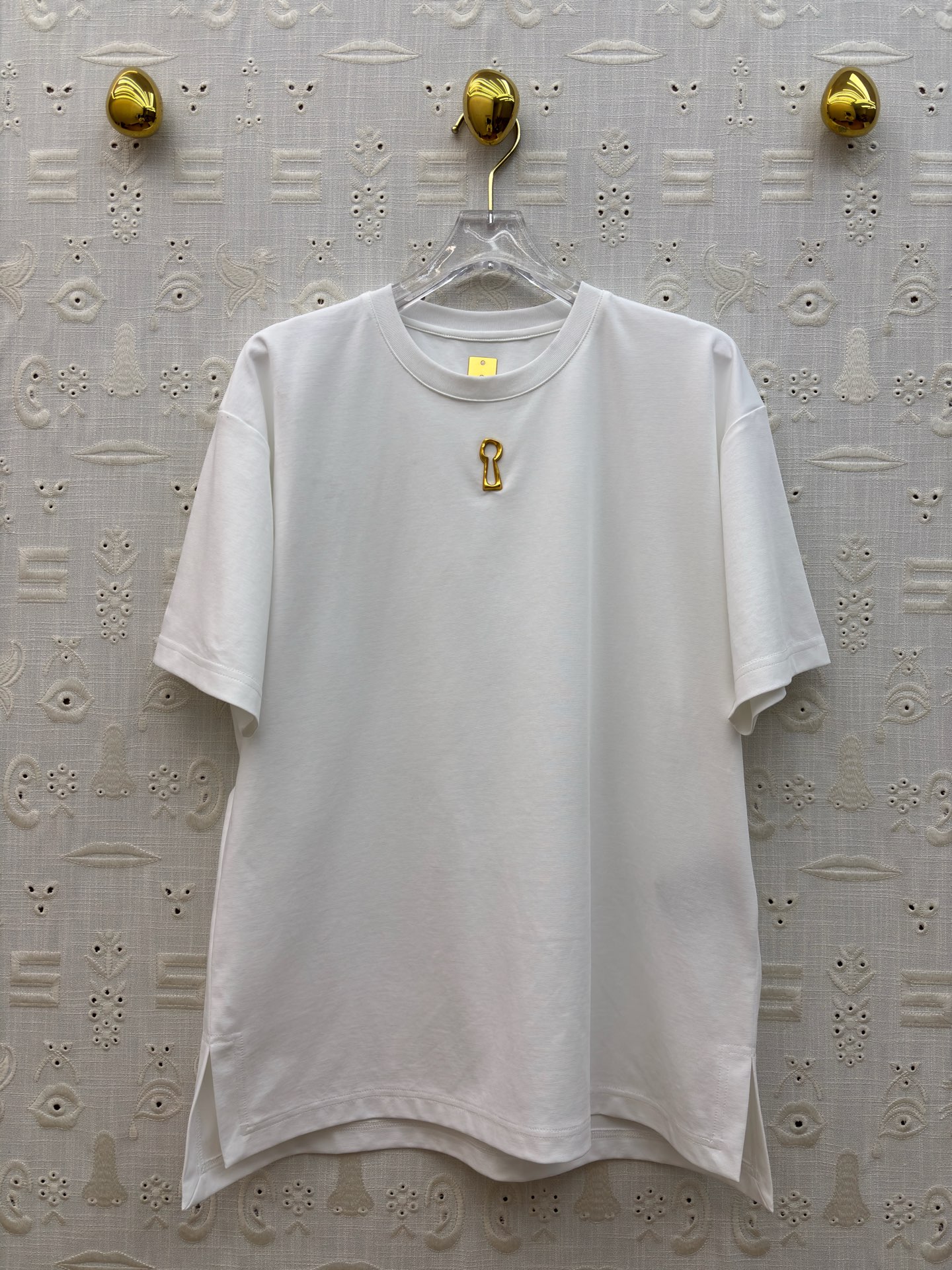 Sch 夏日衣橱刚需三色T恤重磅上线！极简宽松廓形适配各种身形 侧边开衩设计悄悄优化比例 软糯透气的面料