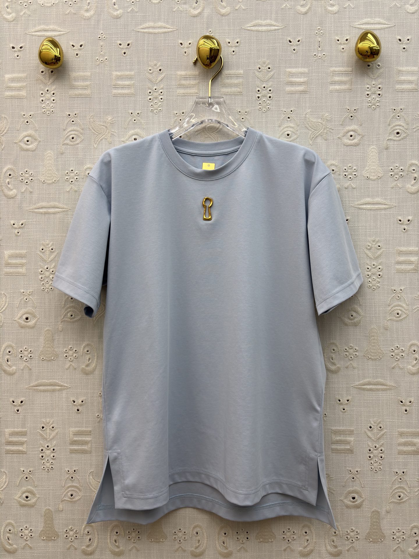 Sch 夏日衣橱刚需三色T恤重磅上线！极简宽松廓形适配各种身形 侧边开衩设计悄悄优化比例 软糯透气的面料