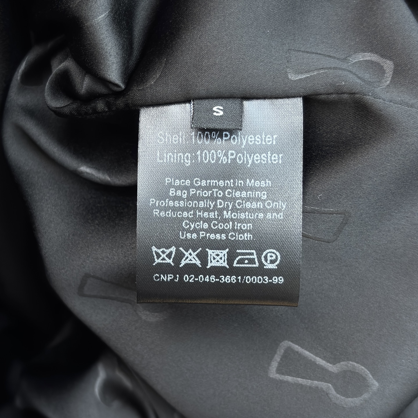 Sch 26早春 异形扣工装风连帽外套 工装风多口袋+异形金属扣设计超有细节感 酷帅又不失个性 连帽宽松