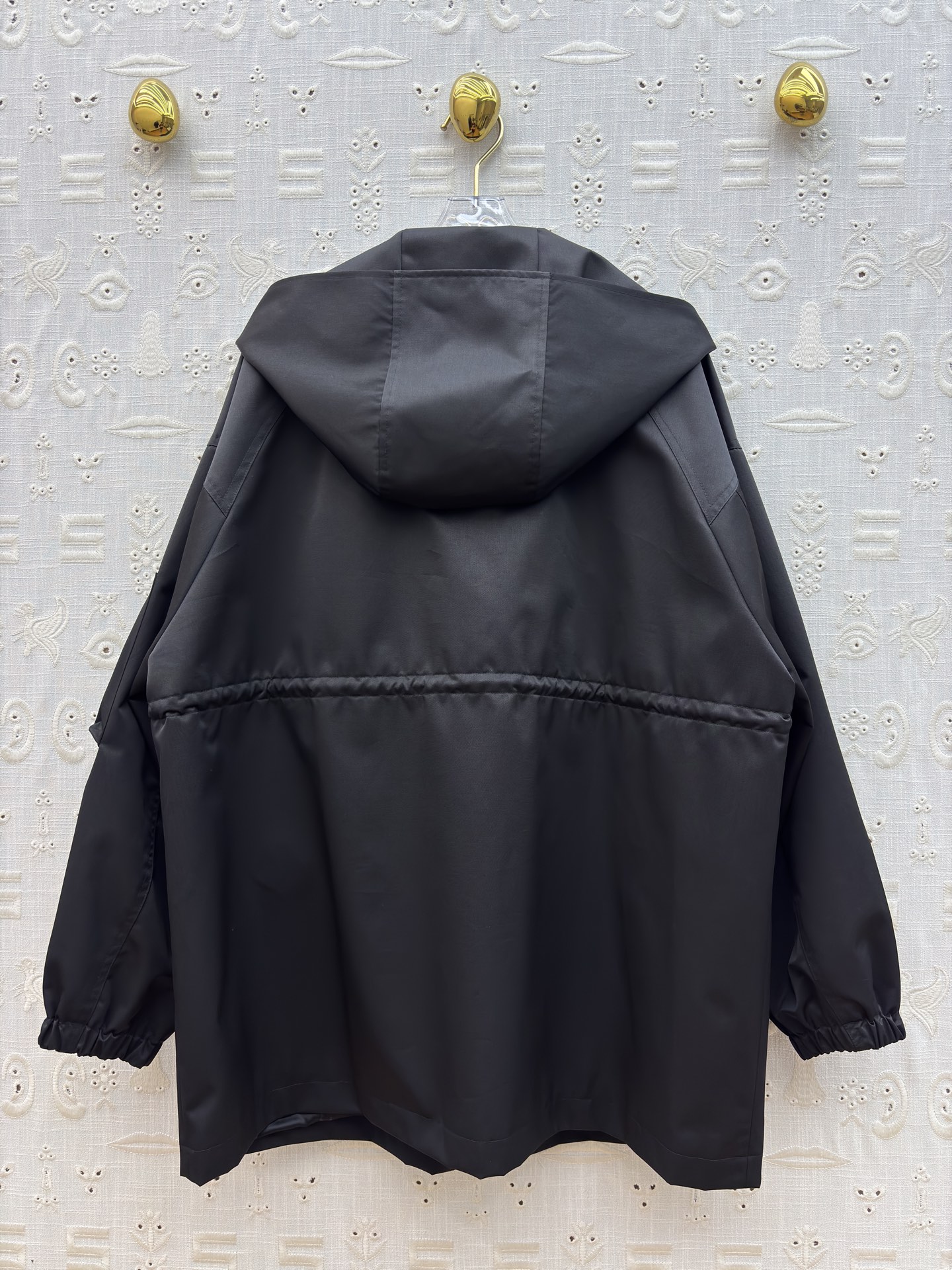 Sch 26早春 异形扣工装风连帽外套 工装风多口袋+异形金属扣设计超有细节感 酷帅又不失个性 连帽宽松