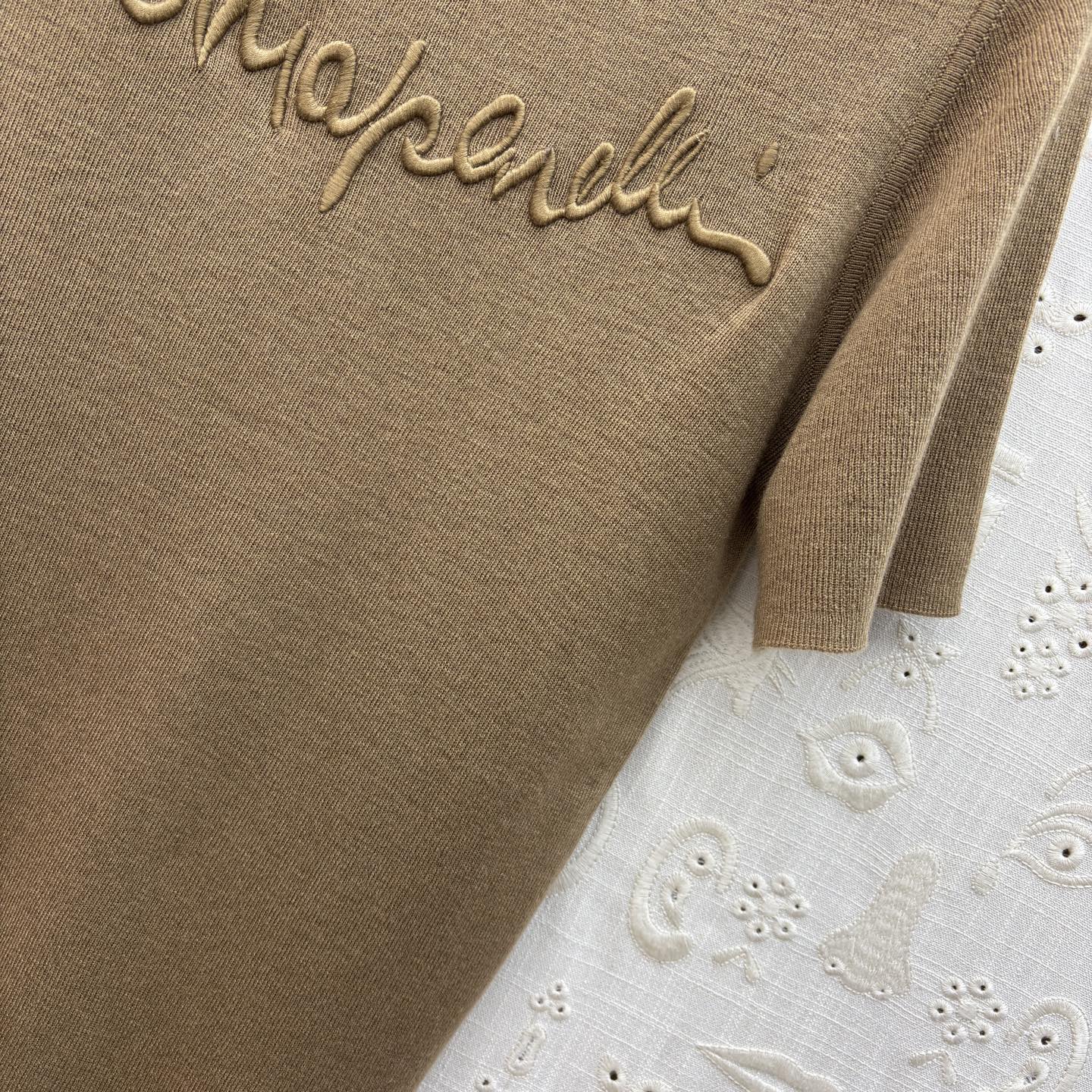 Sch 经典刺绣立体字母T恤 软糯亲肤的面料 春夏换季最值得入手的低调奢品 四色SML