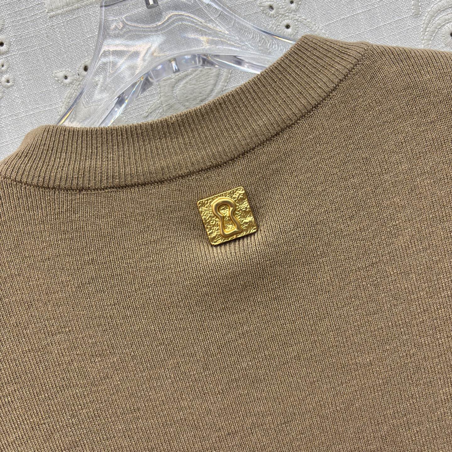 Sch 经典刺绣立体字母T恤 软糯亲肤的面料 春夏换季最值得入手的低调奢品 四色SML