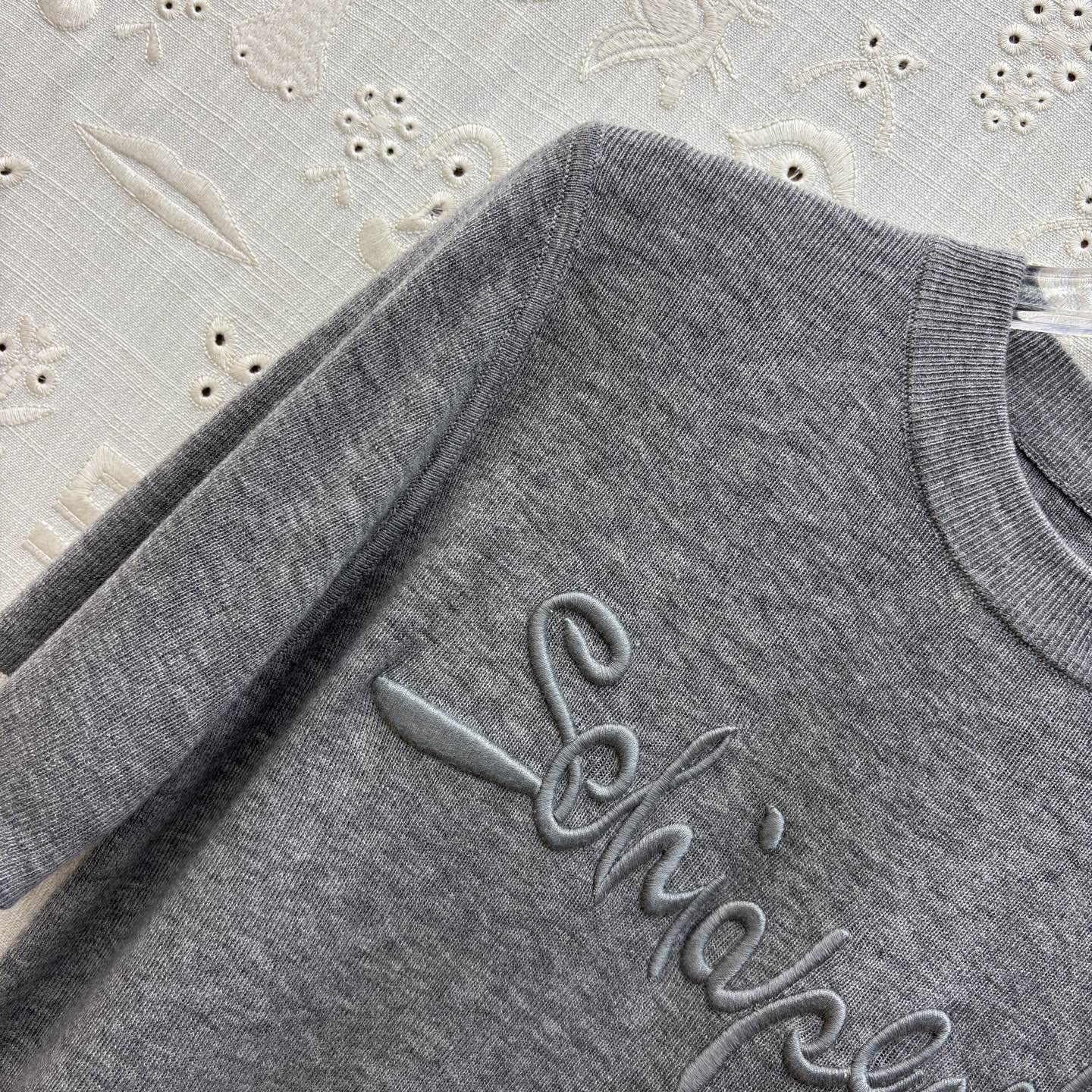 Sch 经典刺绣立体字母T恤 软糯亲肤的面料 春夏换季最值得入手的低调奢品 四色SML