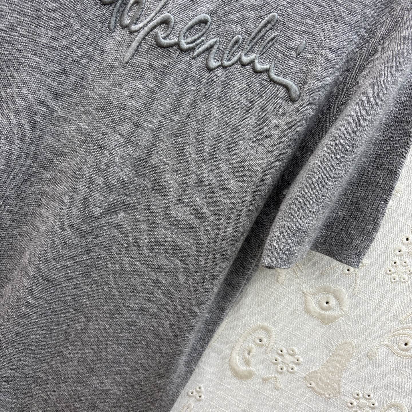 Sch 经典刺绣立体字母T恤 软糯亲肤的面料 春夏换季最值得入手的低调奢品 四色SML