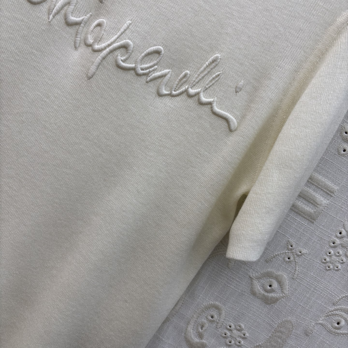 Sch 经典刺绣立体字母T恤 软糯亲肤的面料 春夏换季最值得入手的低调奢品 四色SML