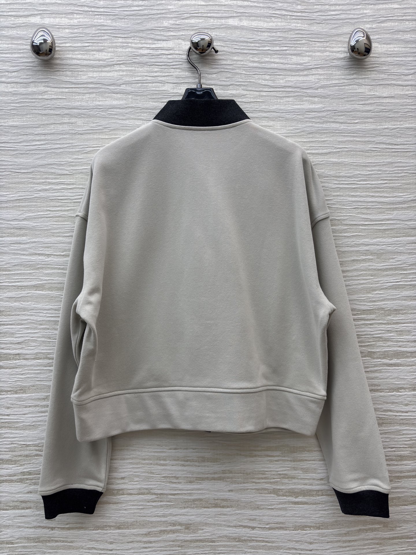 Bc26春季 撞色边卫衣开衫外套 棉质开衫式运动卫衣设计 格调优雅的单品 金属纽扣经过手工工艺处理 呈现