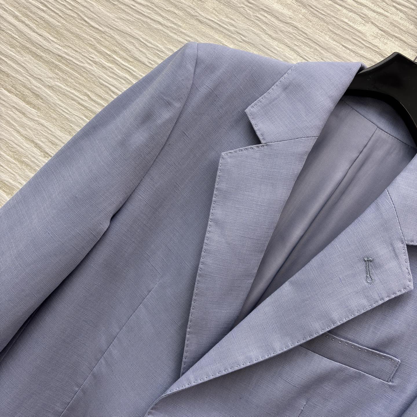 Loro piana 26春季新品 两粒扣轻奢亚麻西服 衣橱BI入百搭单品 上身神级时髦显贵气 舒适透气