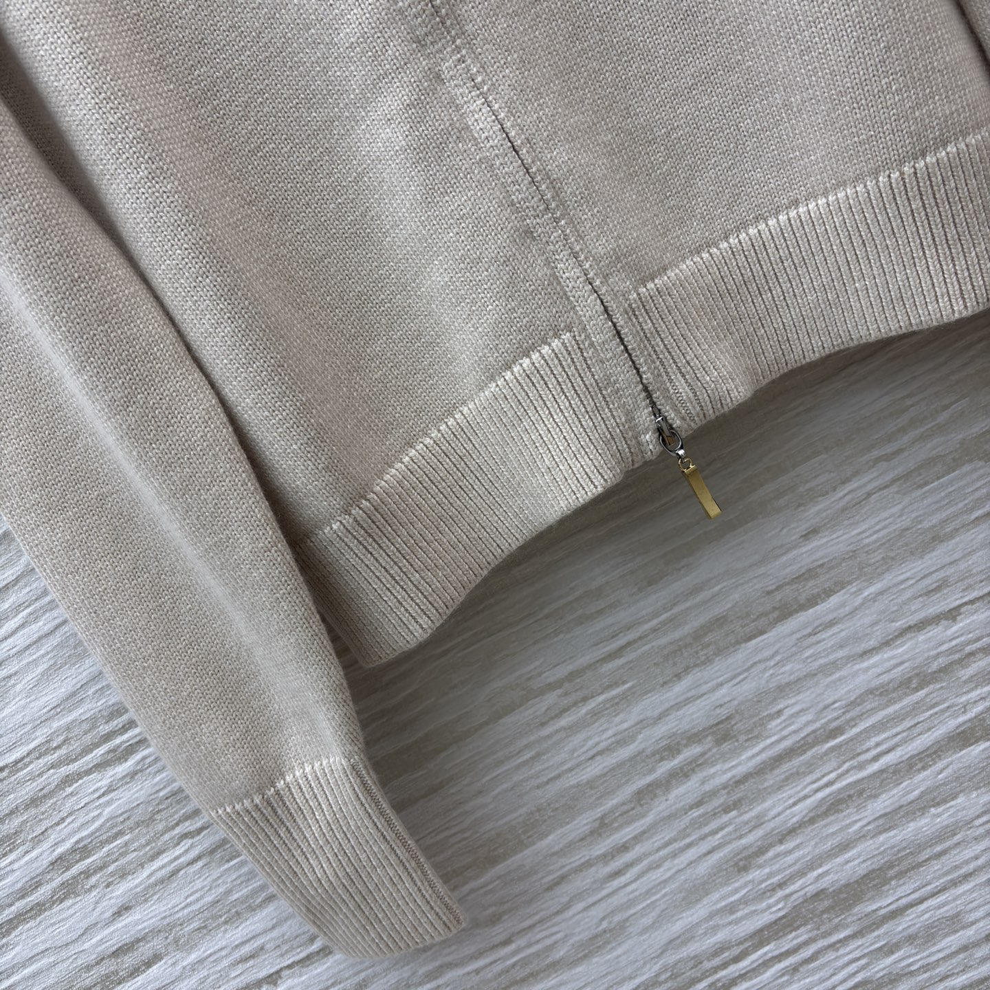 26春季新品 LP简约拉链针织夹克 新年胶囊系列 演绎精致百搭风范~山羊绒混纺面料 匠心打造 质感柔软细