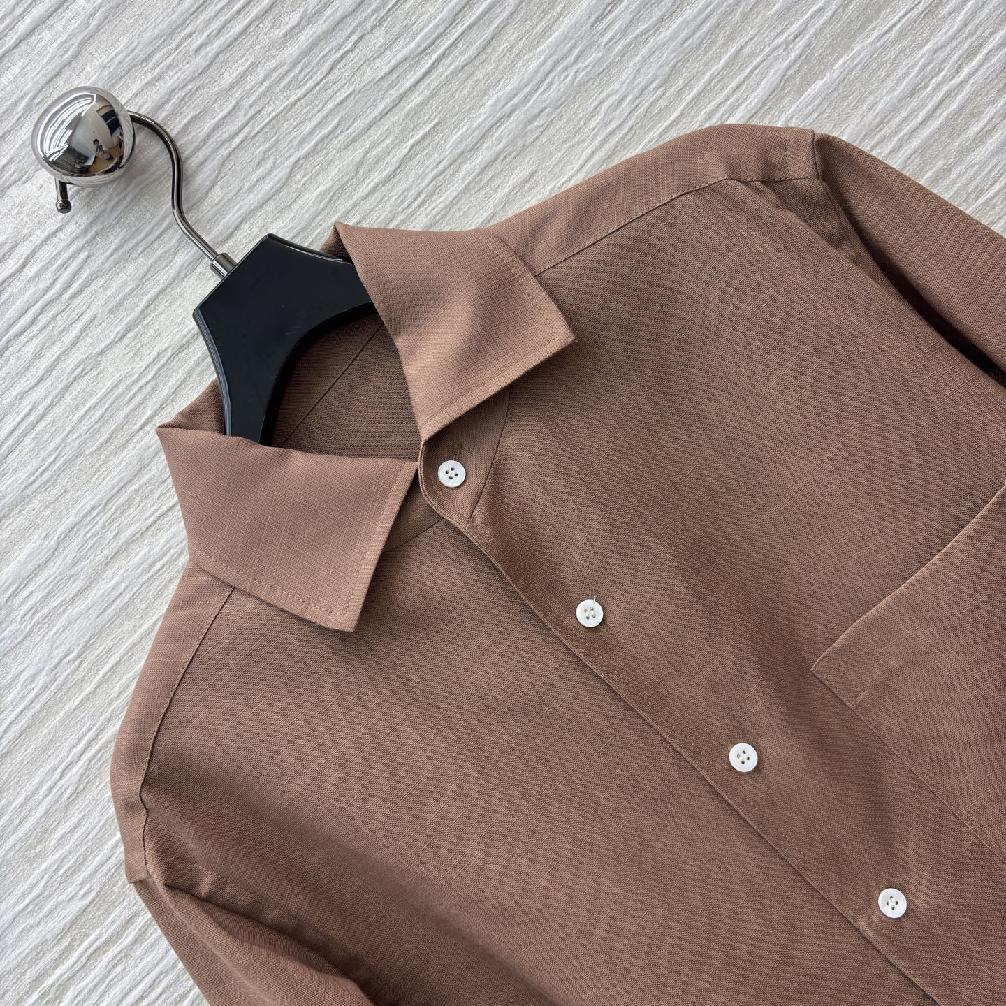 L春夏 亚麻衬衫 法式松弛感拿捏了 慵懒又随性 贝壳扣 随便一站 就是画报里的女主角 两色SML