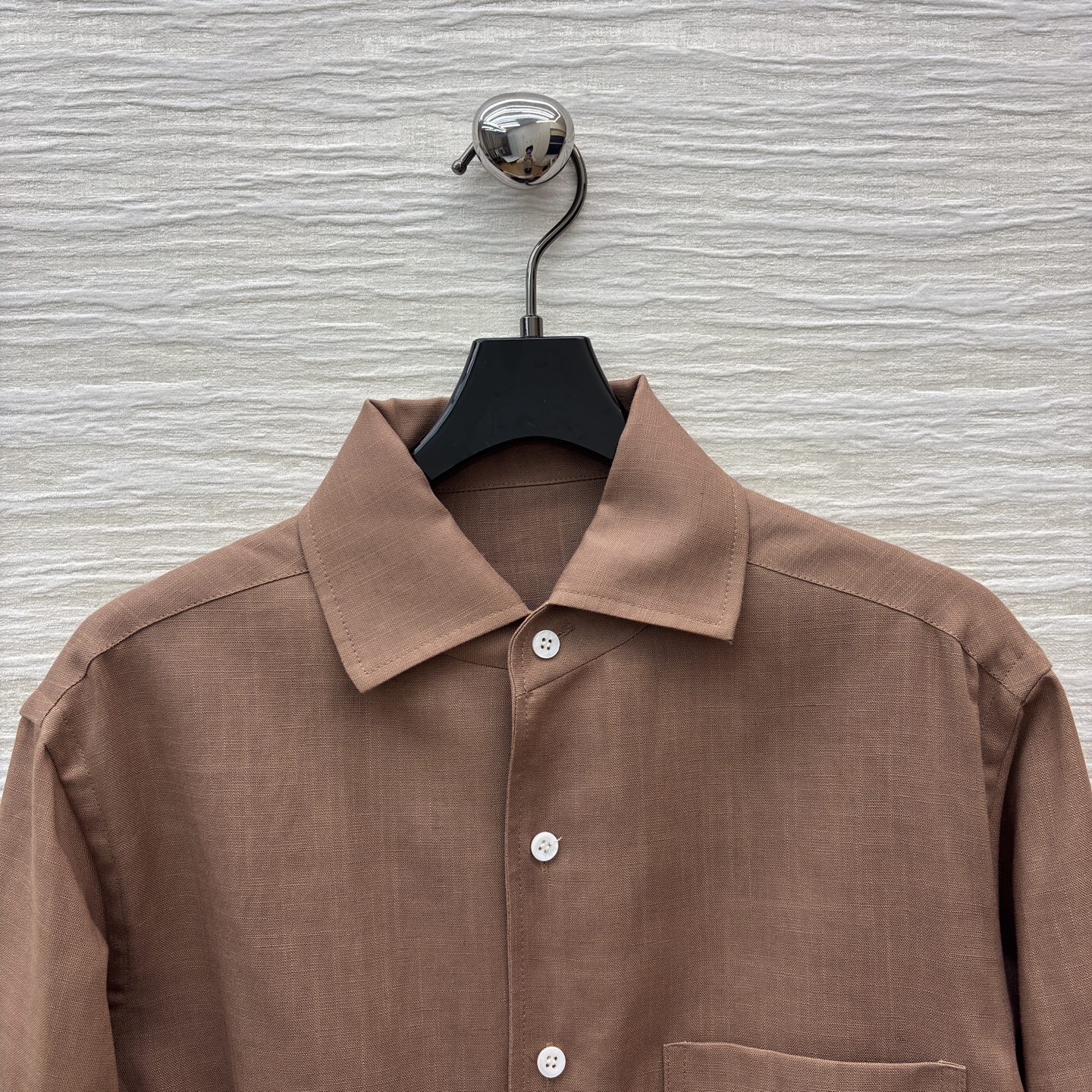 L春夏 亚麻衬衫 法式松弛感拿捏了 慵懒又随性 贝壳扣 随便一站 就是画报里的女主角 两色SML