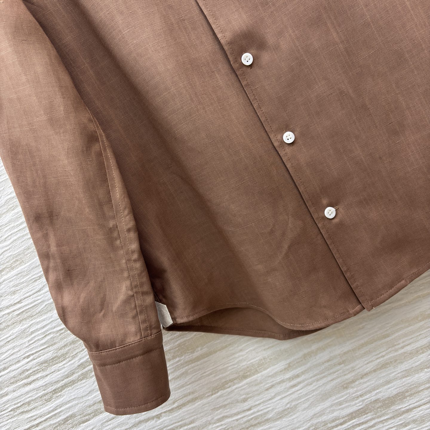 L春夏 亚麻衬衫 法式松弛感拿捏了 慵懒又随性 贝壳扣 随便一站 就是画报里的女主角 两色SML