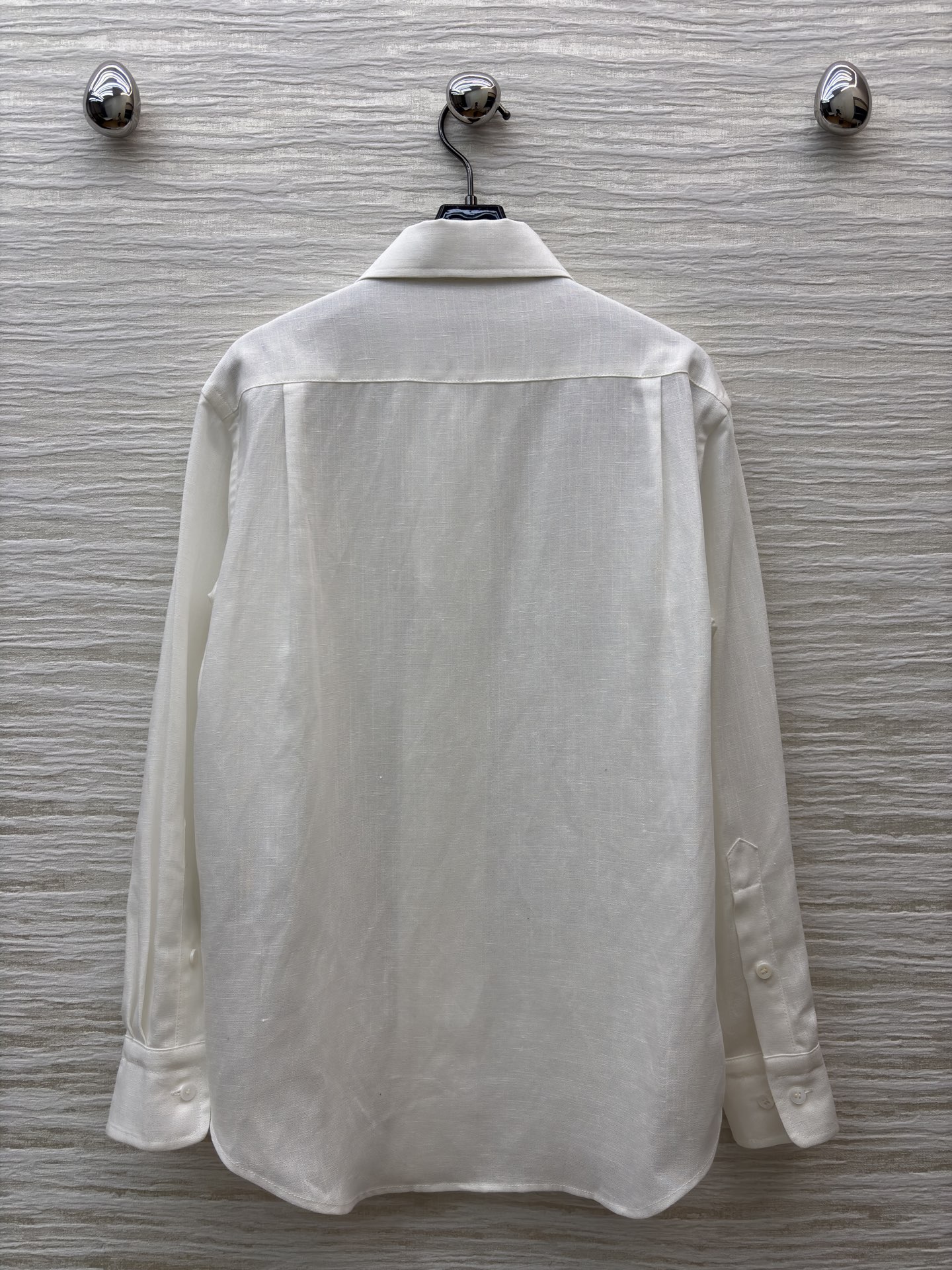 L春夏 亚麻衬衫 法式松弛感拿捏了 慵懒又随性 贝壳扣 随便一站 就是画报里的女主角 两色SML