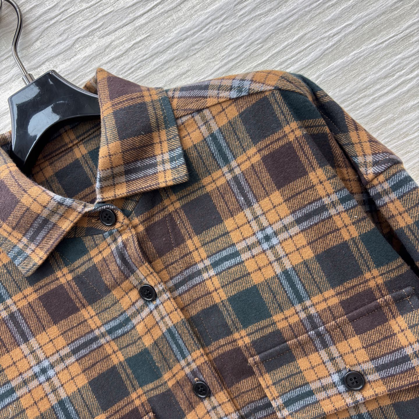 26春季新品 LP经典格纹磨毛衬衫 通过低饱和度色系的巧妙叠穿 营造出一种不费力的松弛感与高级感 100