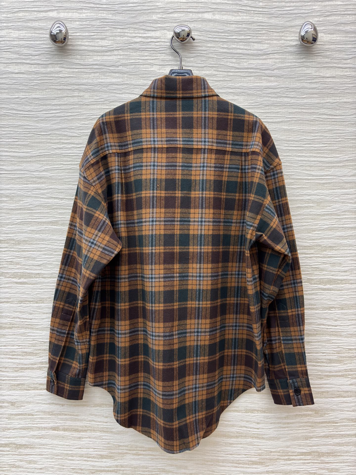 26春季新品 LP经典格纹磨毛衬衫 通过低饱和度色系的巧妙叠穿 营造出一种不费力的松弛感与高级感 100