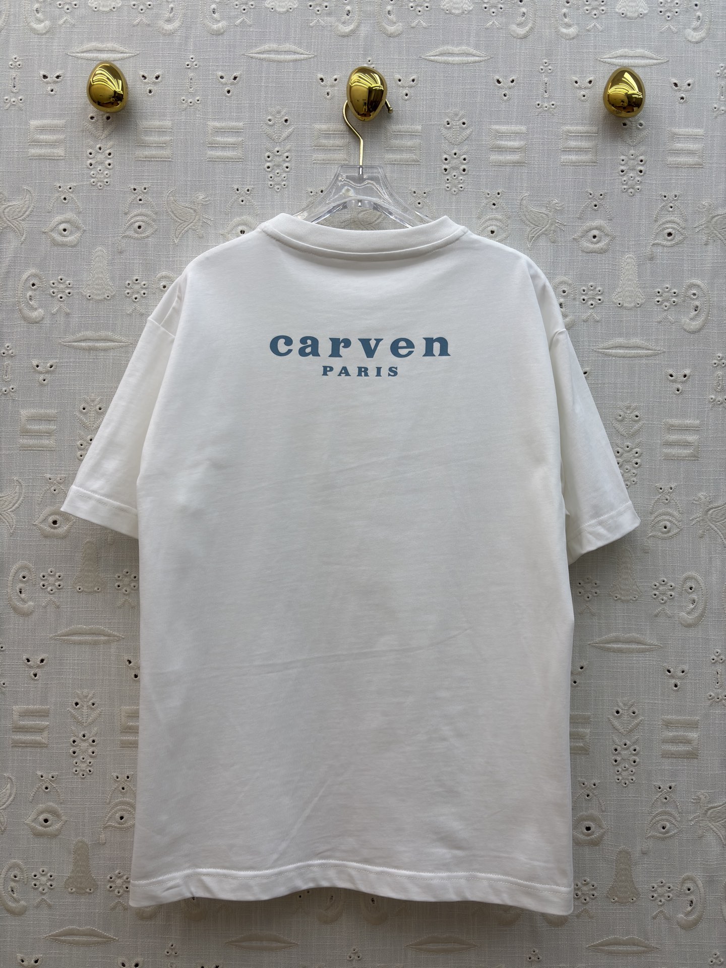 Carv*圆领字母T恤 衣柜里的万能选手 干净利落的版型 背后低调的字母印花 随性又高级 怎么搭都不出错