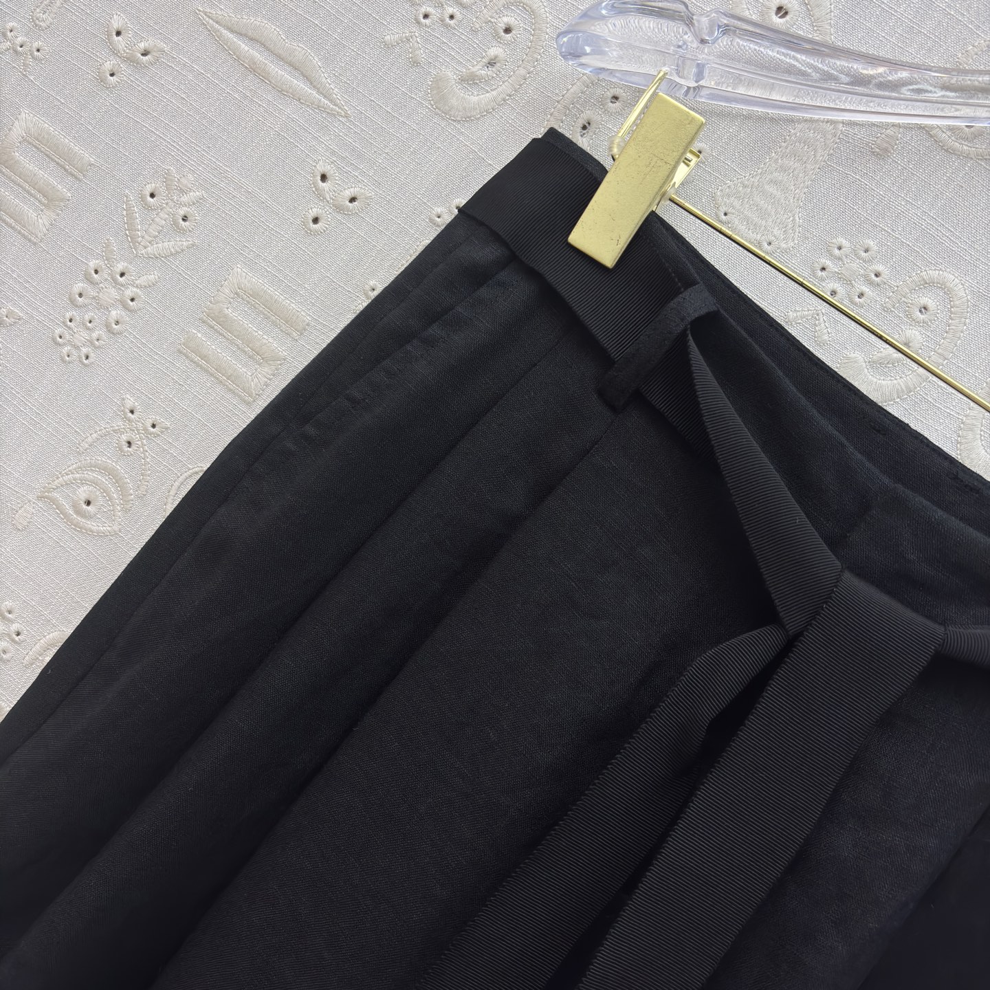 Sch亚麻阔腿裤 把松弛感焊在身上 高腰系带勾勒腰线 宽松版型藏肉显瘦 透气亚麻自带度假氛围 通勤出街一