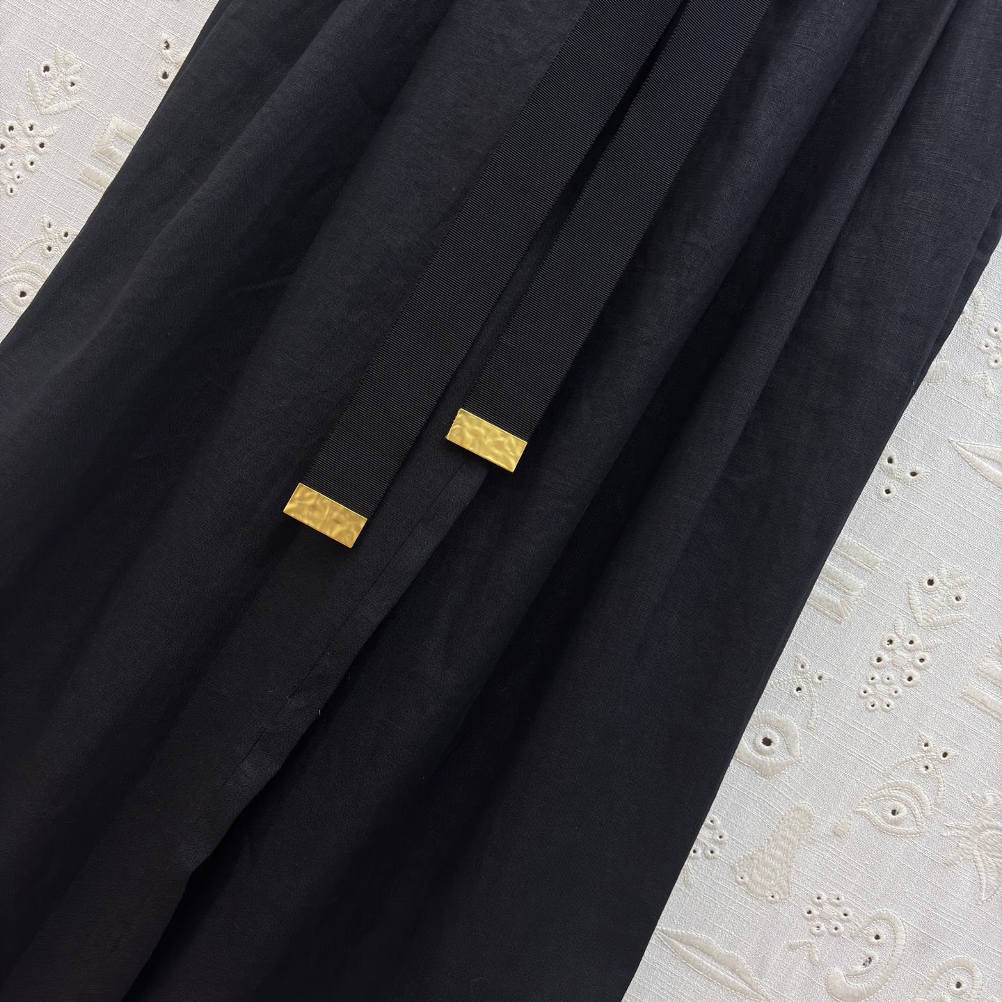 Sch亚麻阔腿裤 把松弛感焊在身上 高腰系带勾勒腰线 宽松版型藏肉显瘦 透气亚麻自带度假氛围 通勤出街一