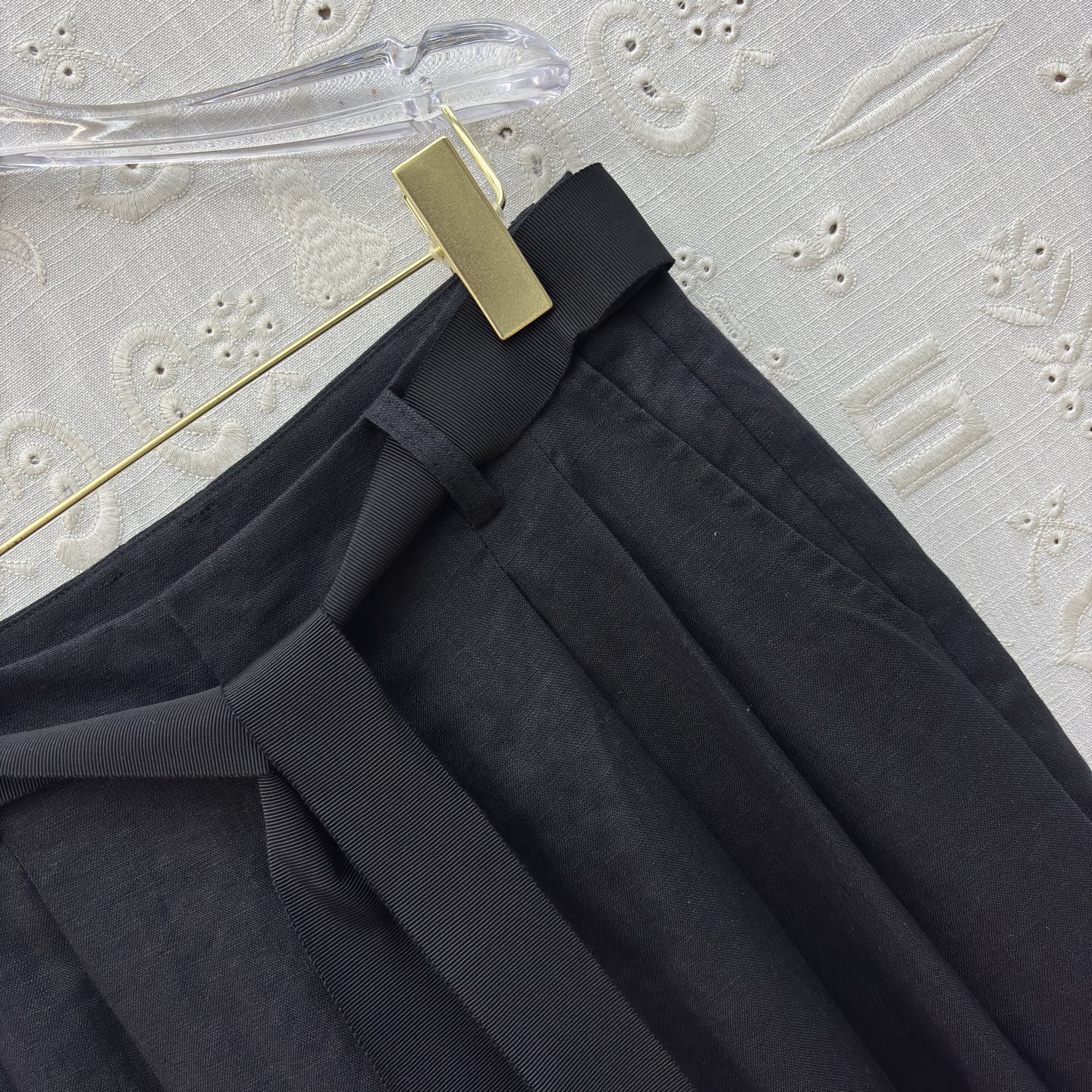 Sch亚麻阔腿裤 把松弛感焊在身上 高腰系带勾勒腰线 宽松版型藏肉显瘦 透气亚麻自带度假氛围 通勤出街一