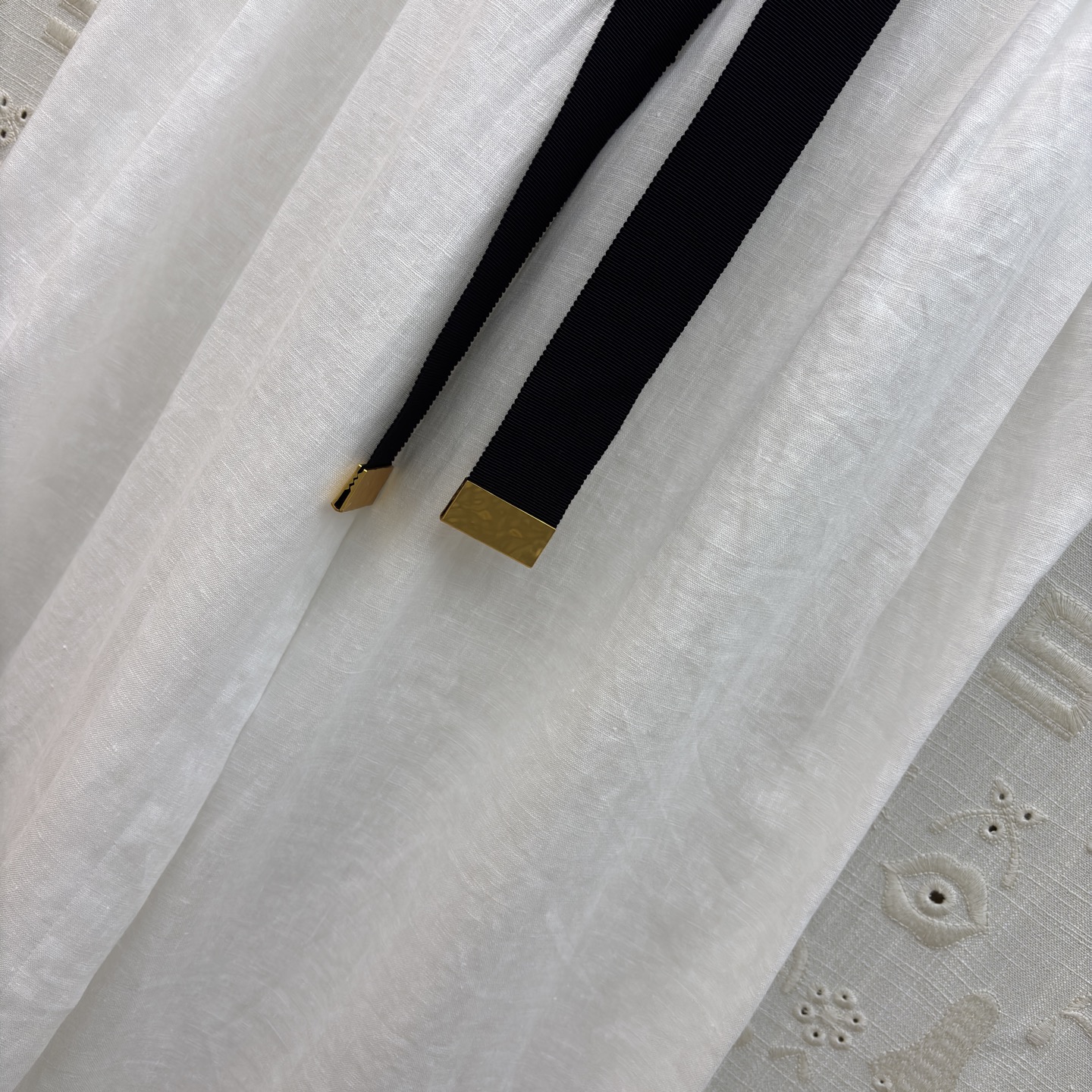 Sch亚麻阔腿裤 把松弛感焊在身上 高腰系带勾勒腰线 宽松版型藏肉显瘦 透气亚麻自带度假氛围 通勤出街一