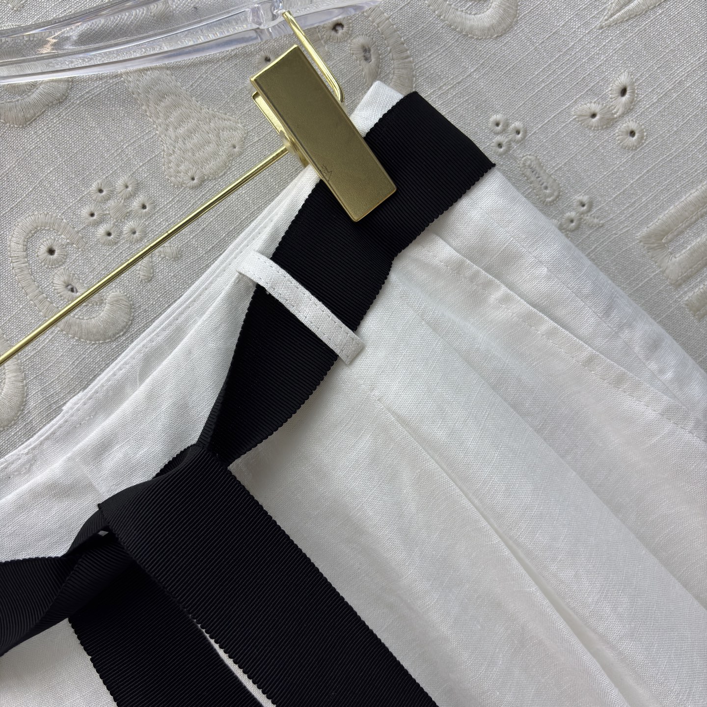 Sch亚麻阔腿裤 把松弛感焊在身上 高腰系带勾勒腰线 宽松版型藏肉显瘦 透气亚麻自带度假氛围 通勤出街一