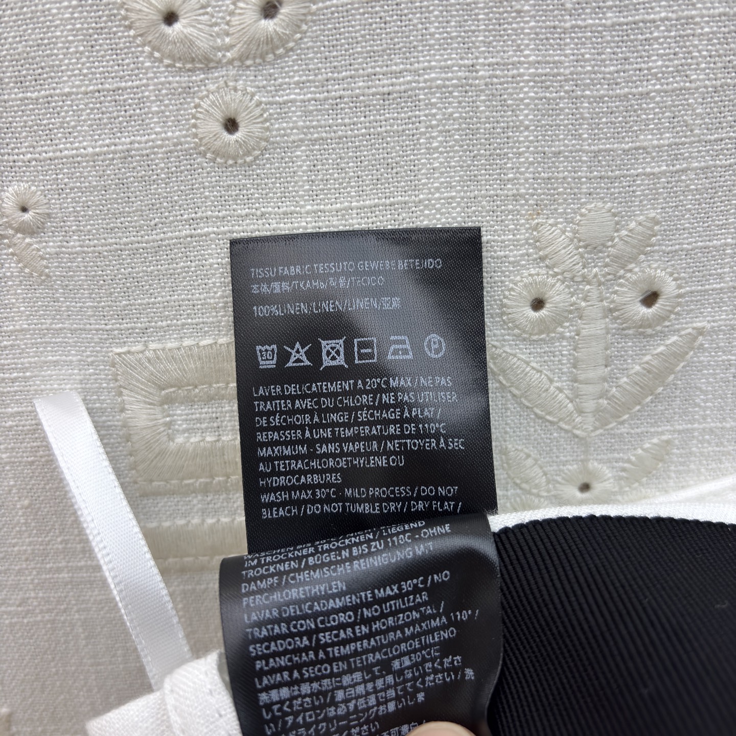 Sch亚麻阔腿裤 把松弛感焊在身上 高腰系带勾勒腰线 宽松版型藏肉显瘦 透气亚麻自带度假氛围 通勤出街一