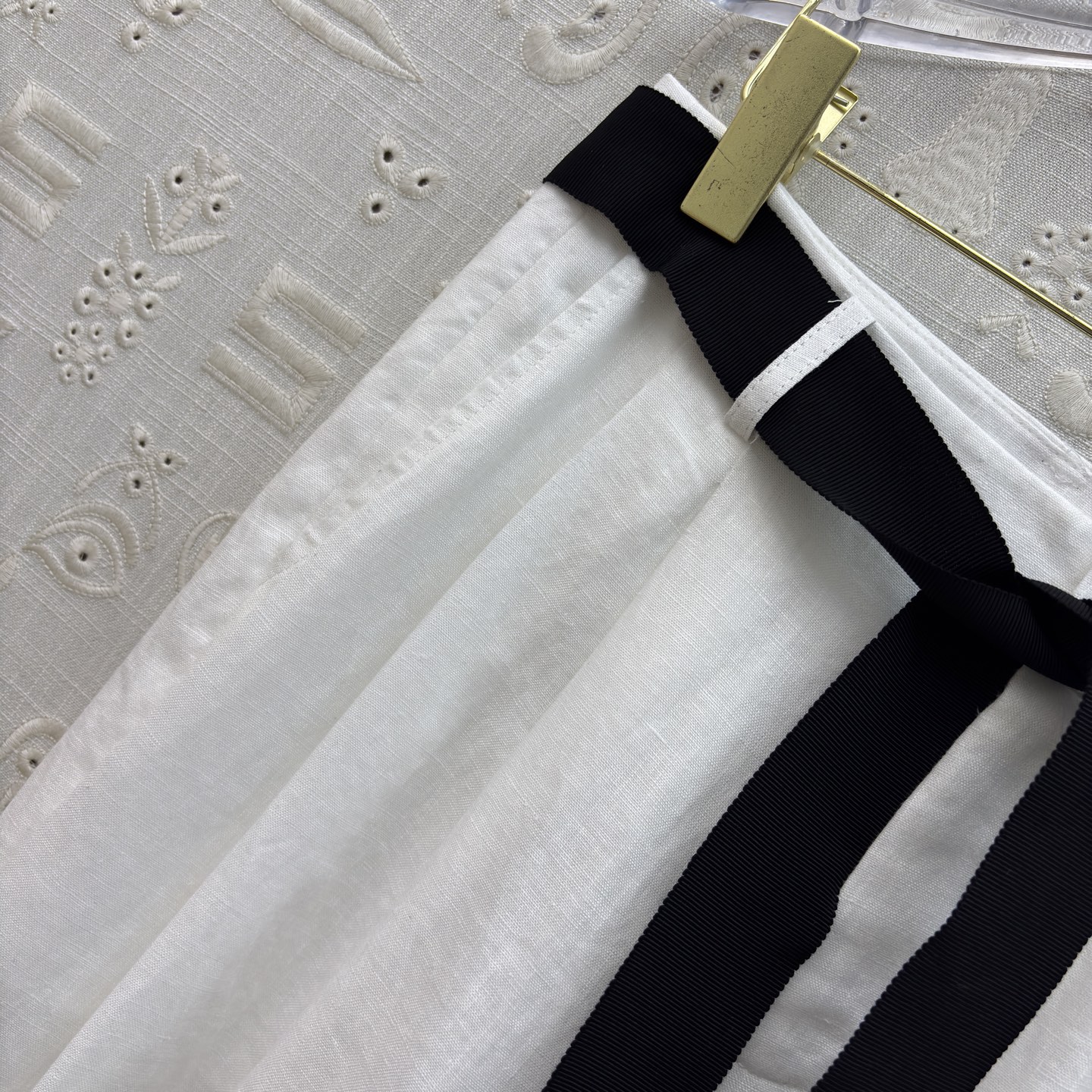 Sch亚麻阔腿裤 把松弛感焊在身上 高腰系带勾勒腰线 宽松版型藏肉显瘦 透气亚麻自带度假氛围 通勤出街一