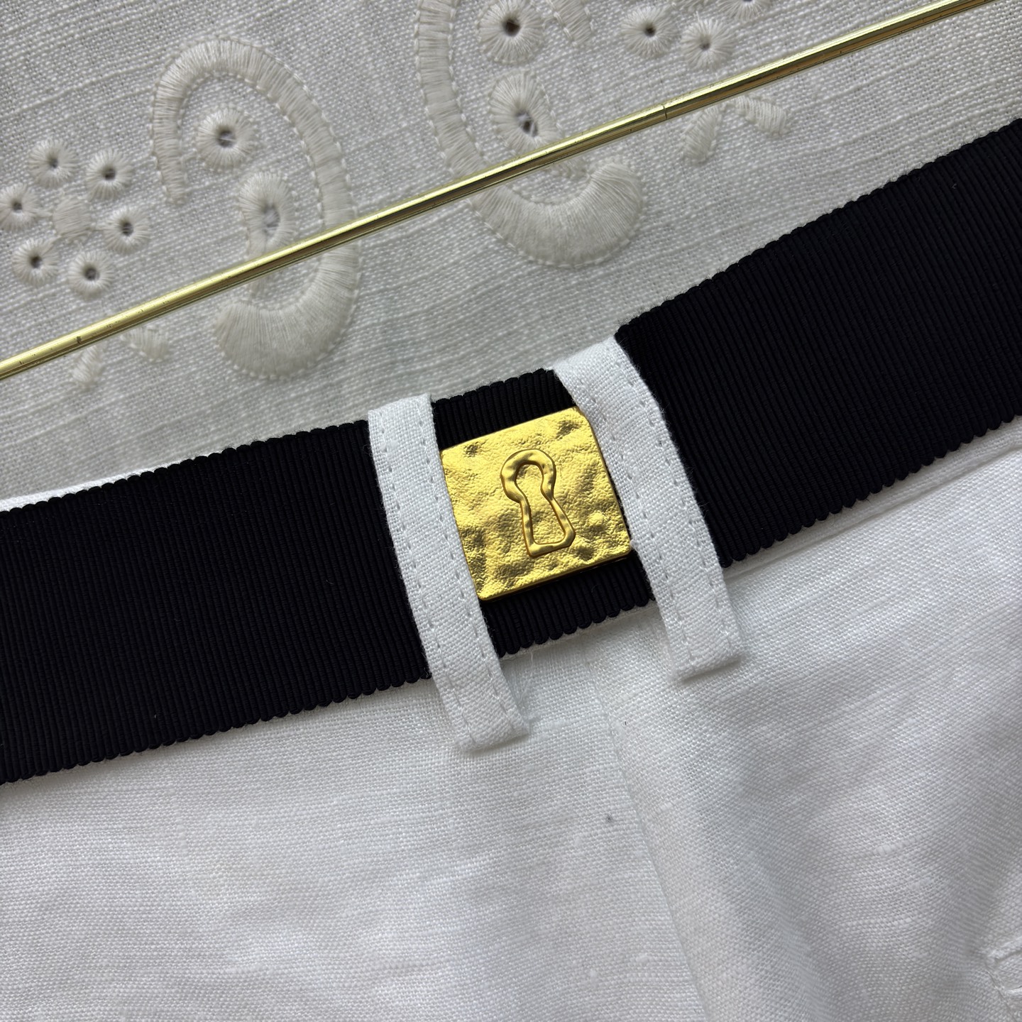 Sch亚麻阔腿裤 把松弛感焊在身上 高腰系带勾勒腰线 宽松版型藏肉显瘦 透气亚麻自带度假氛围 通勤出街一