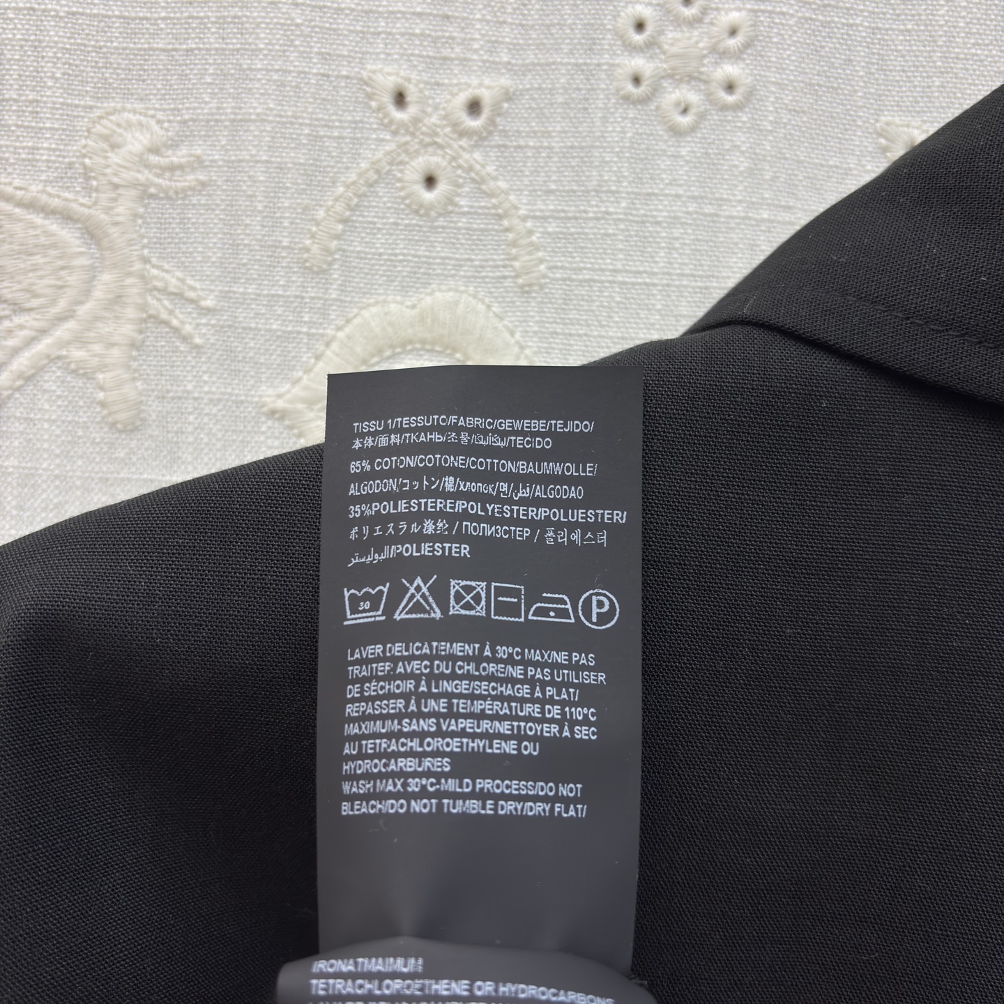 Sch高级感金扣套装 经典黑白两色 自带清冷贵气 质感顺滑垂顺 金扣细节精致点睛 衬衫利落有型 阔腿裤藏