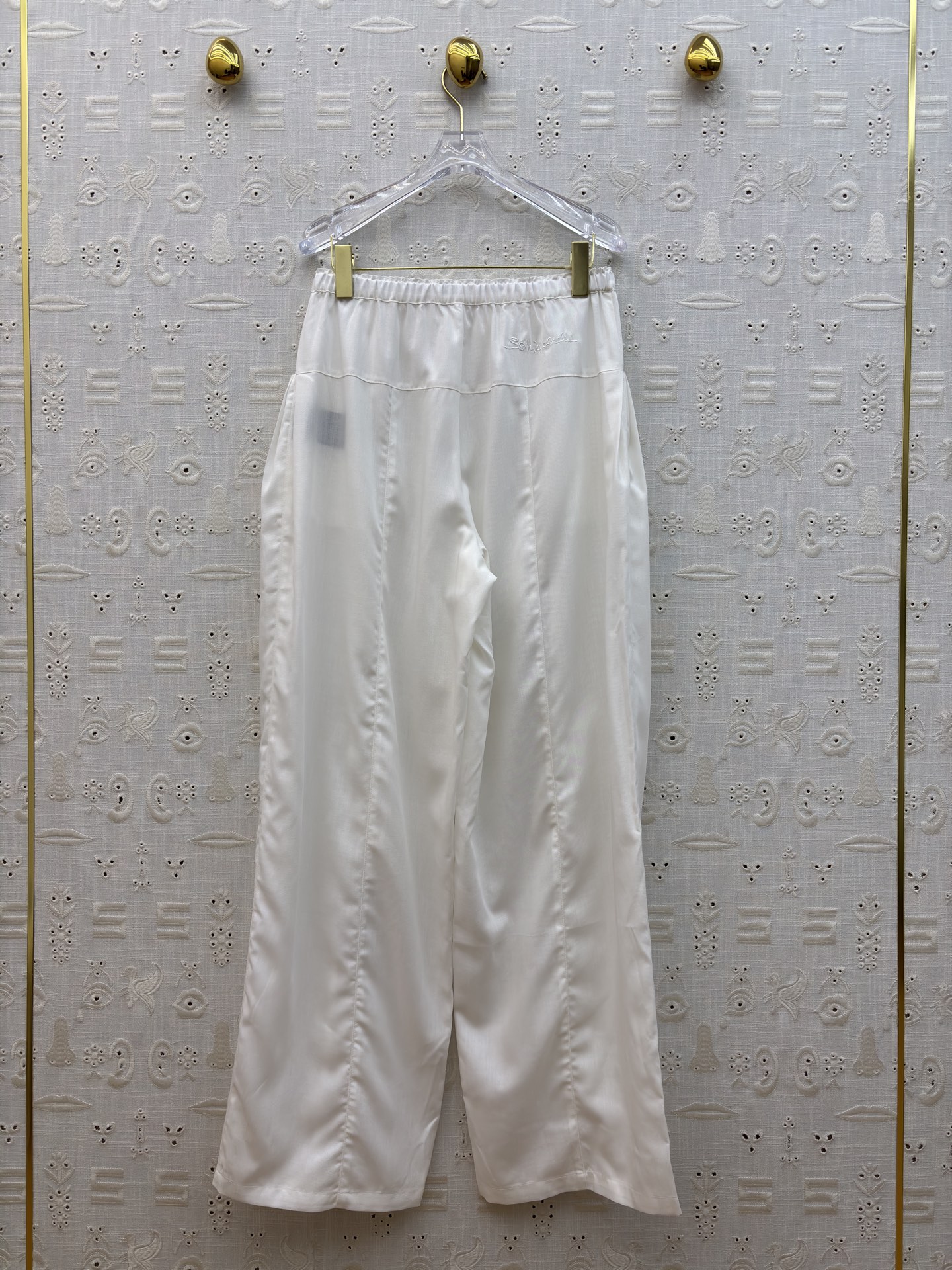 Sch高级感金扣套装 经典黑白两色 自带清冷贵气 质感顺滑垂顺 金扣细节精致点睛 衬衫利落有型 阔腿裤藏