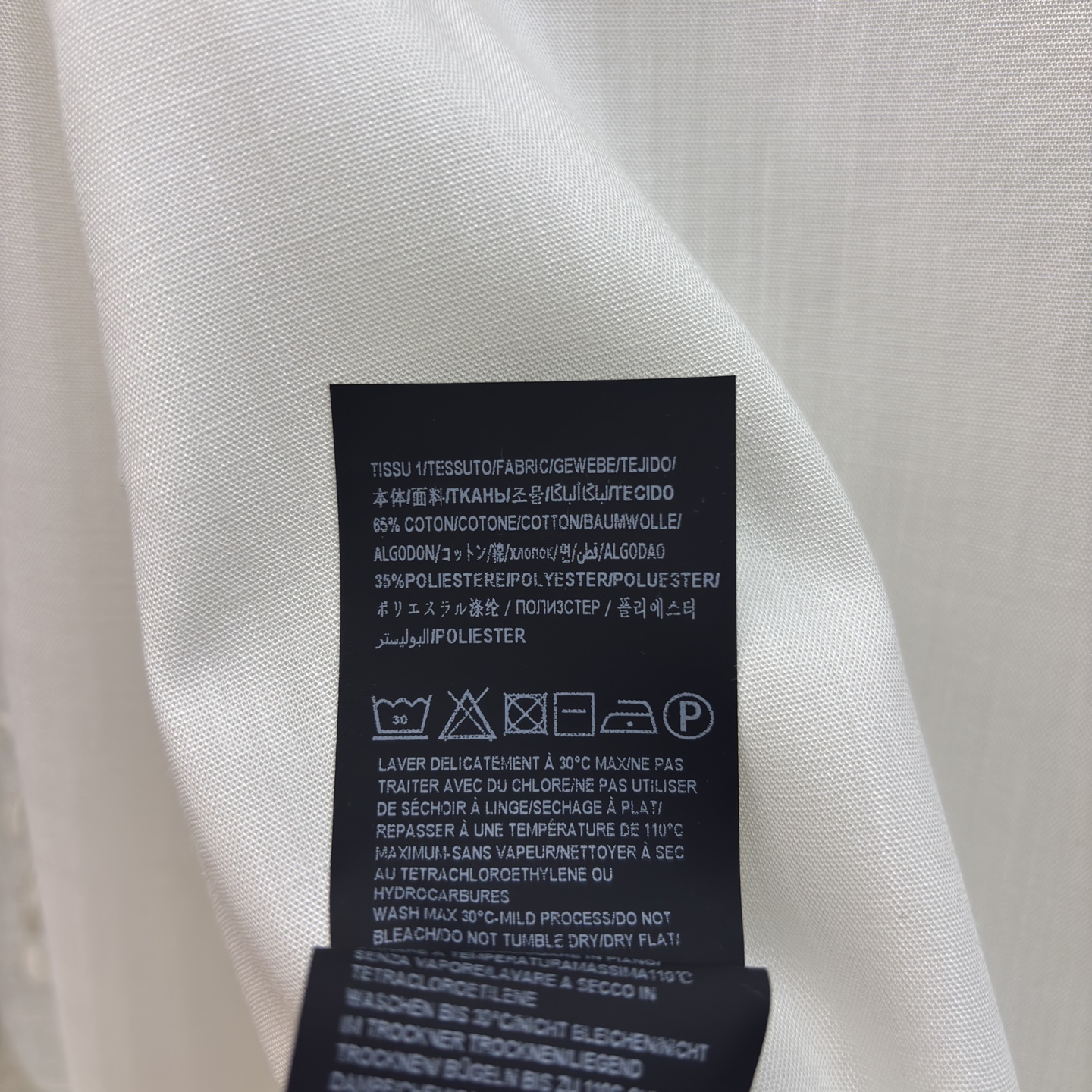 Sch高级感金扣套装 经典黑白两色 自带清冷贵气 质感顺滑垂顺 金扣细节精致点睛 衬衫利落有型 阔腿裤藏