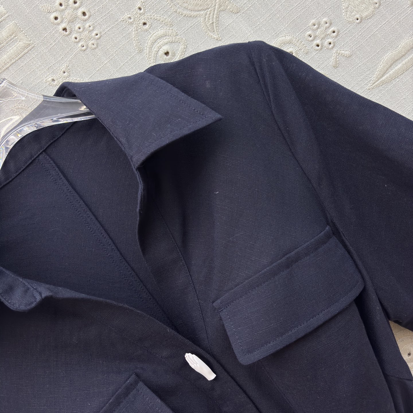 Sch亚麻衬衫领连衣裙 利落翻领搭配收腰系带设计 一秒优化身材比例 透气亚麻质感自带松弛感 通勤、约会、