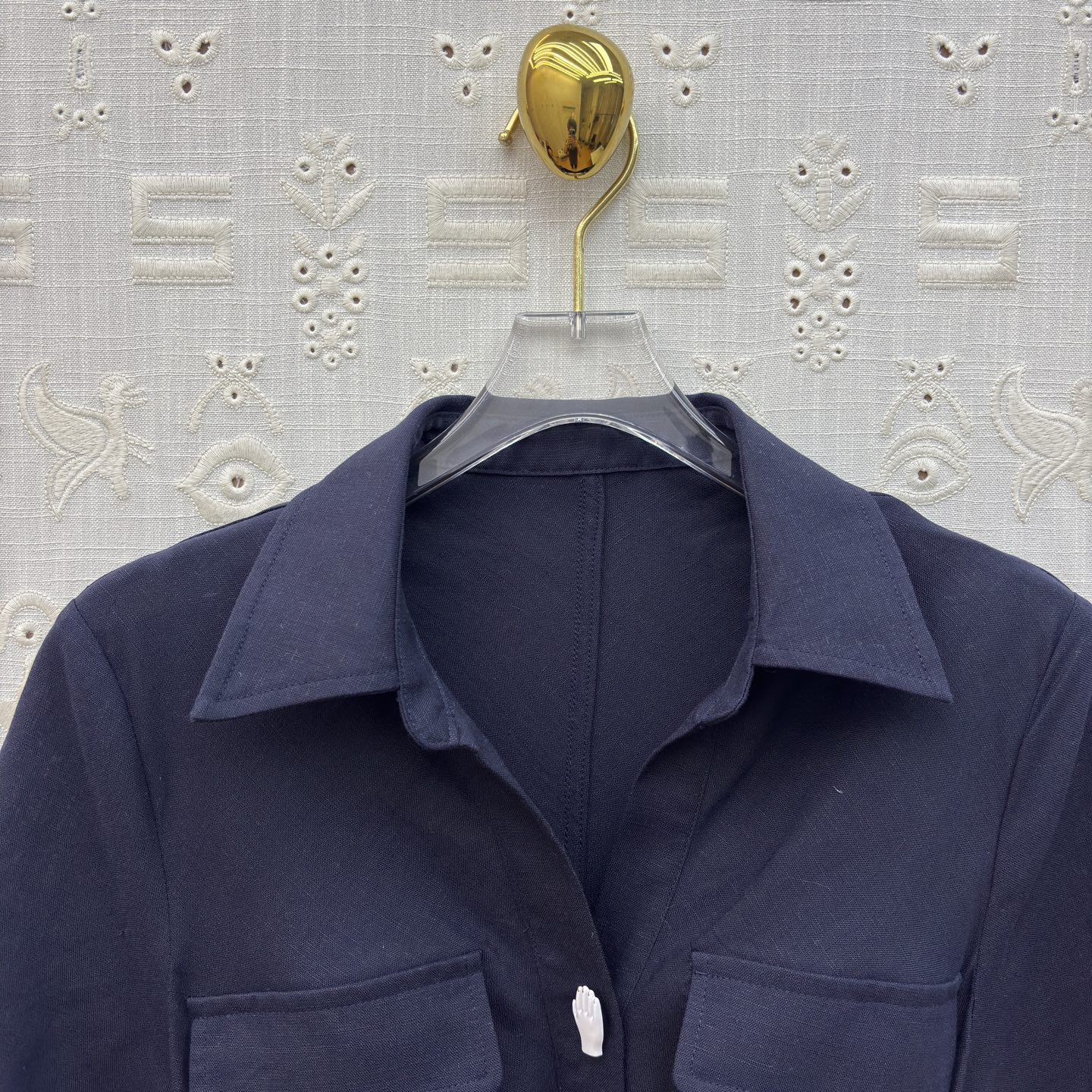 Sch亚麻衬衫领连衣裙 利落翻领搭配收腰系带设计 一秒优化身材比例 透气亚麻质感自带松弛感 通勤、约会、