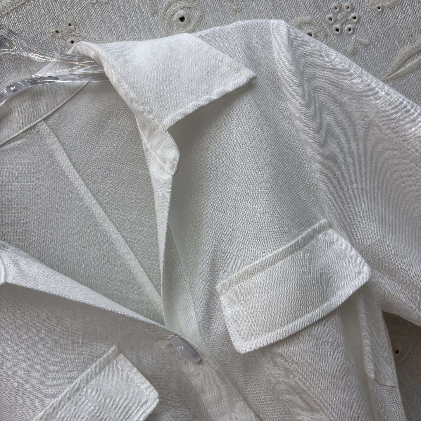 Sch亚麻衬衫领连衣裙 利落翻领搭配收腰系带设计 一秒优化身材比例 透气亚麻质感自带松弛感 通勤、约会、