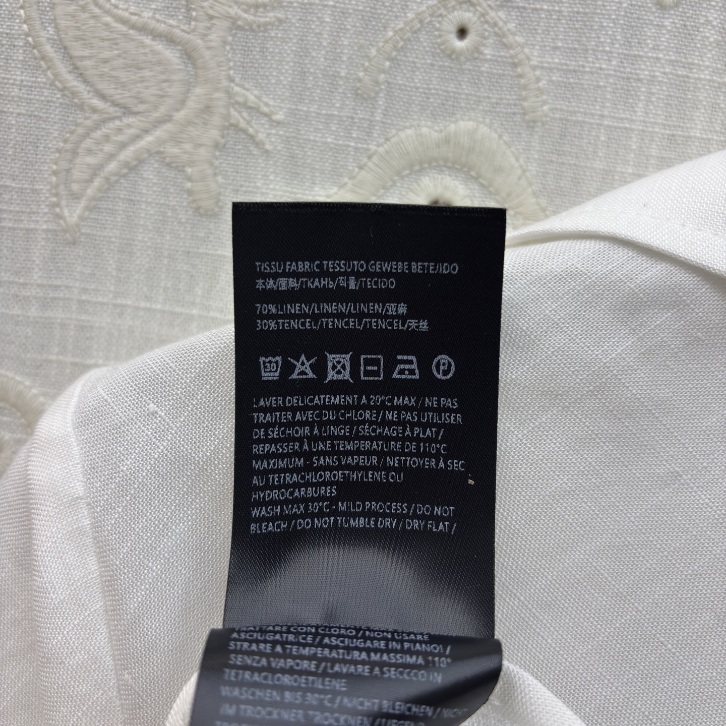 Sch亚麻衬衫领连衣裙 利落翻领搭配收腰系带设计 一秒优化身材比例 透气亚麻质感自带松弛感 通勤、约会、