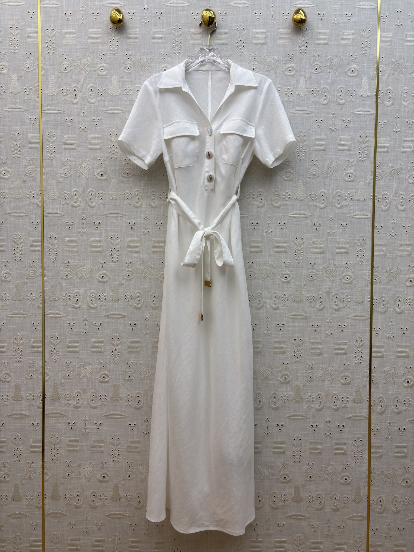 Sch亚麻衬衫领连衣裙 利落翻领搭配收腰系带设计 一秒优化身材比例 透气亚麻质感自带松弛感 通勤、约会、