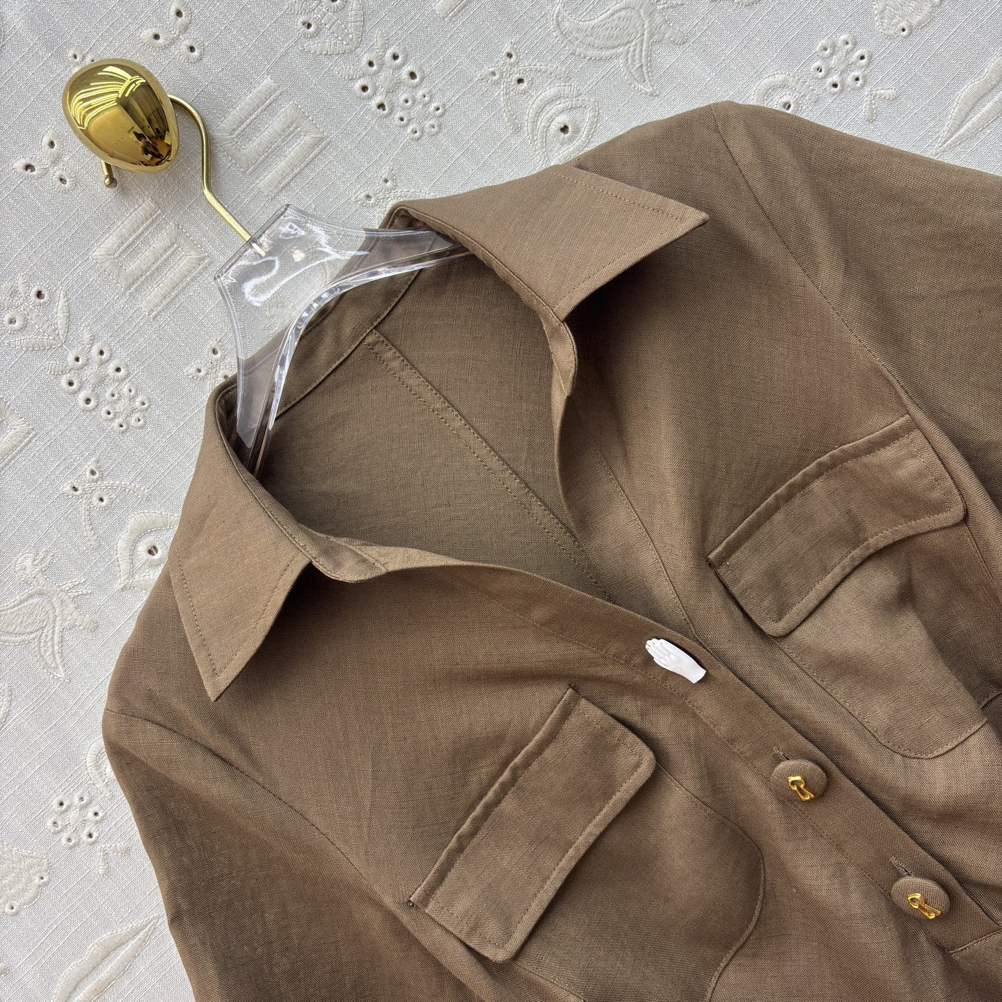 Sch亚麻衬衫领连衣裙 利落翻领搭配收腰系带设计 一秒优化身材比例 透气亚麻质感自带松弛感 通勤、约会、