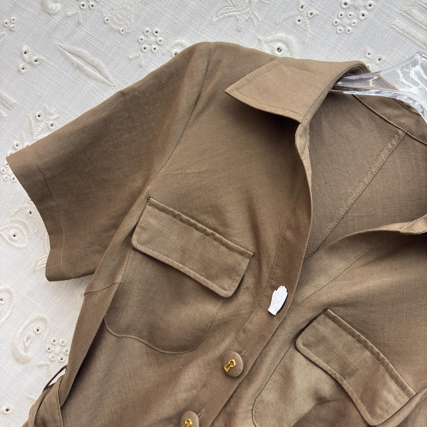 Sch亚麻衬衫领连衣裙 利落翻领搭配收腰系带设计 一秒优化身材比例 透气亚麻质感自带松弛感 通勤、约会、