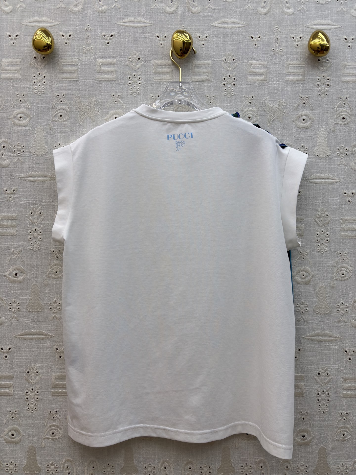 Pucci丝巾绑带T恤 简约圆领 卷边无袖设计 清爽又藏肉 通勤日常都能穿 白色清透温柔 黑款酷飒显瘦 