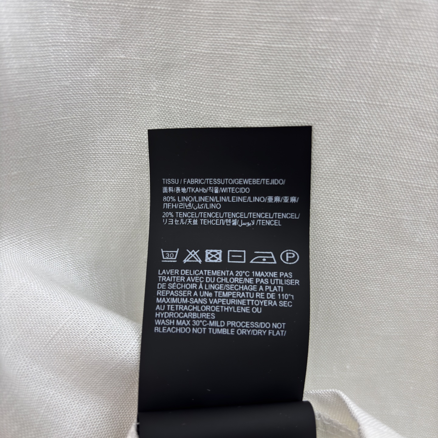 Sch翻领亚麻短袖衬衫 天然亚麻面料自带呼吸感 肌理感的材质夏天穿完全不闷汗 透气又舒服 利落剪裁自带松