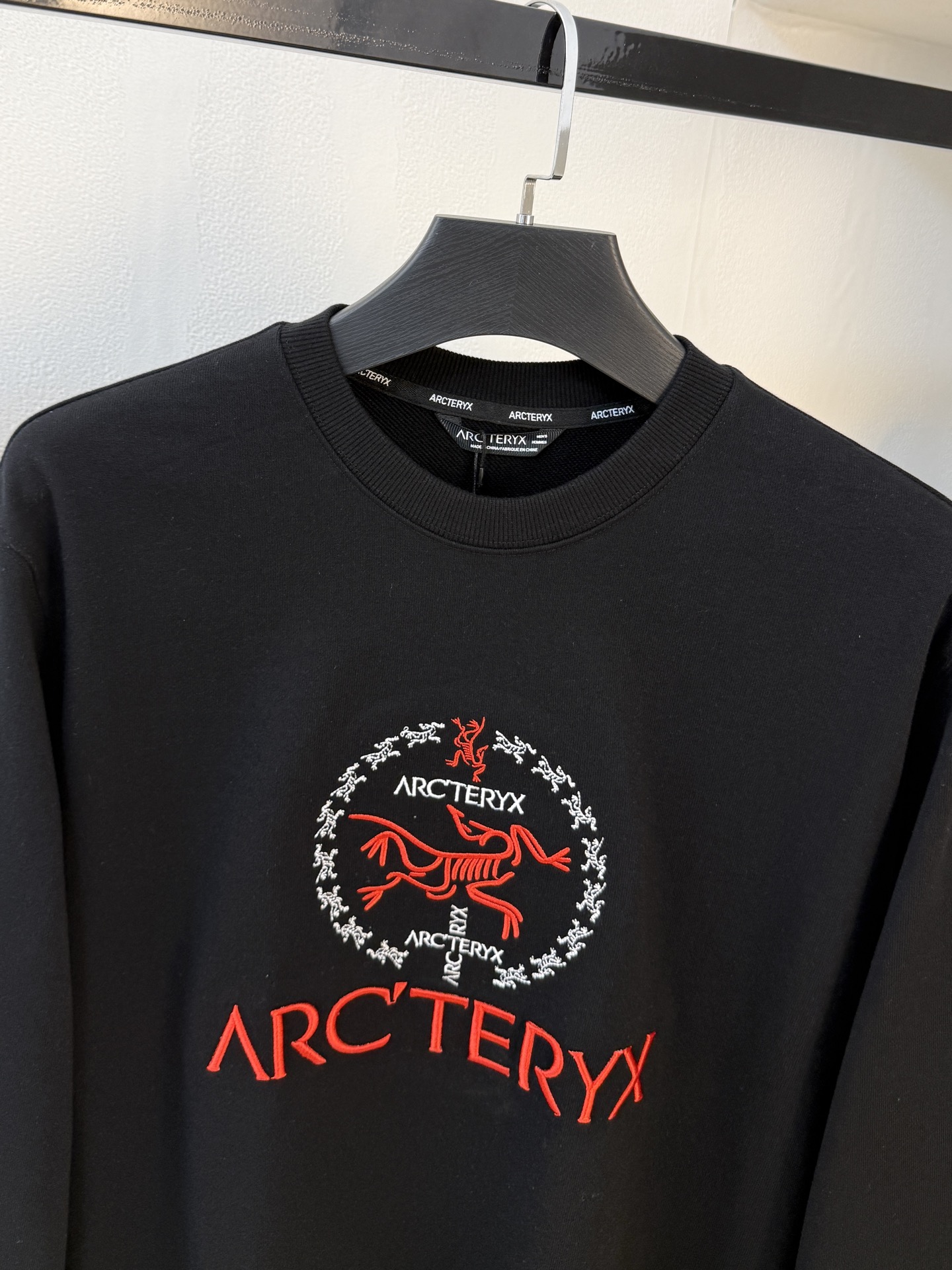 P始祖鸟25SS【新品】最新最顶级版本精美工艺圆领卫衣，最顶级的品质专柜原单套头衫，顶级制作工艺进口面料