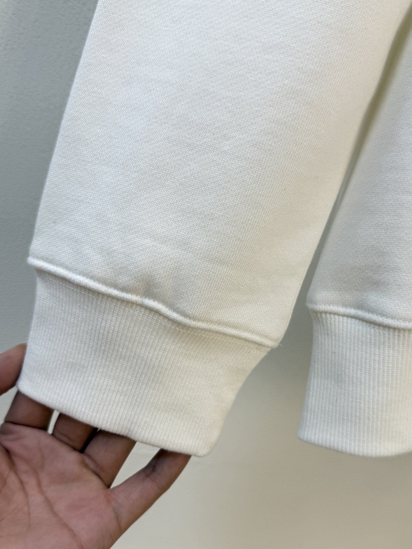 PLV 25SS【新品】最新最顶级版本精美工艺圆领卫衣，最顶级的品质专柜原单套头衫，顶级制作工艺进口面料