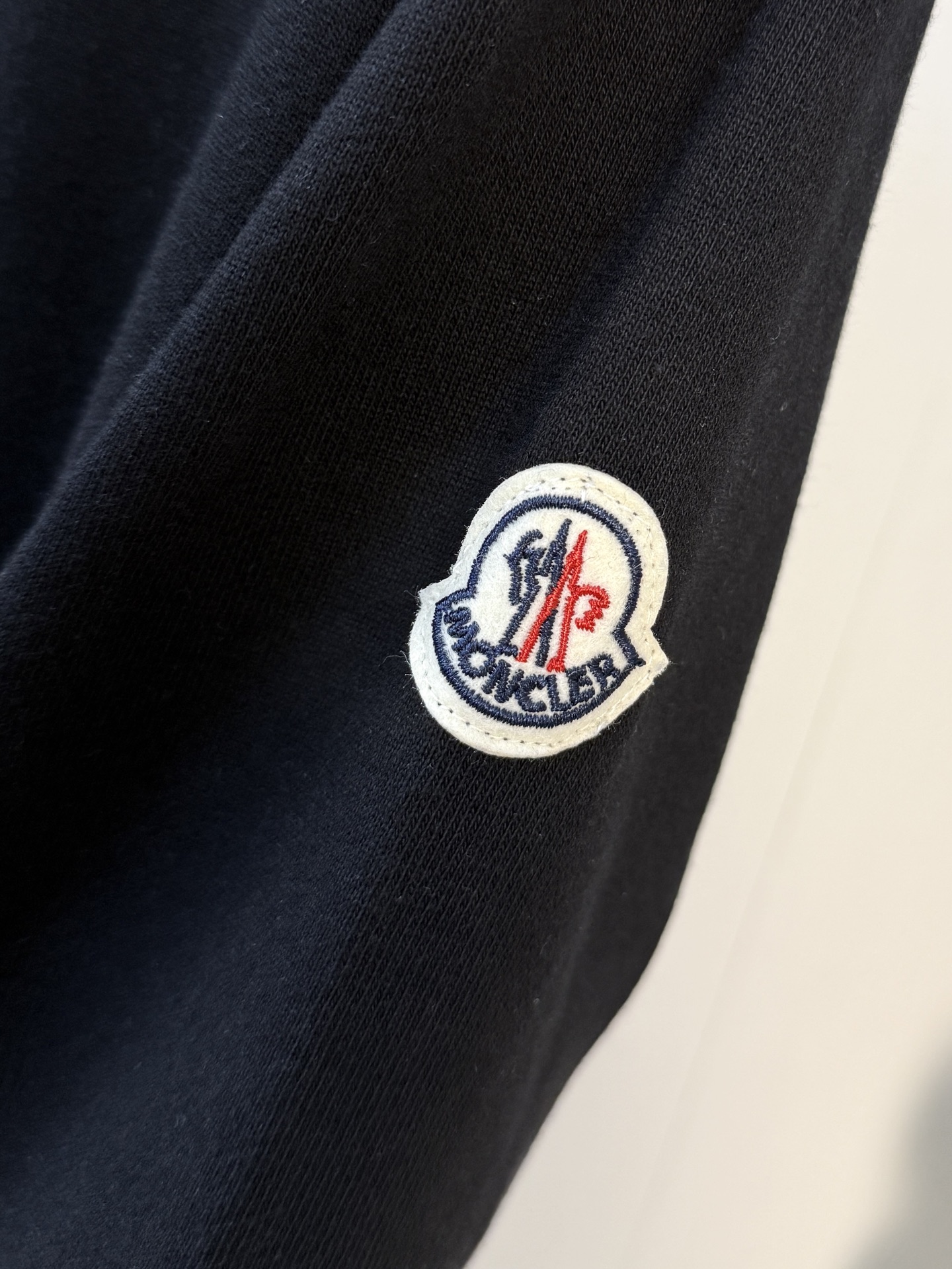 P蒙口25SS【新品】最新最顶级版本精美工艺圆领卫衣，最顶级的品质专柜原单套头衫，顶级制作工艺进口面料，