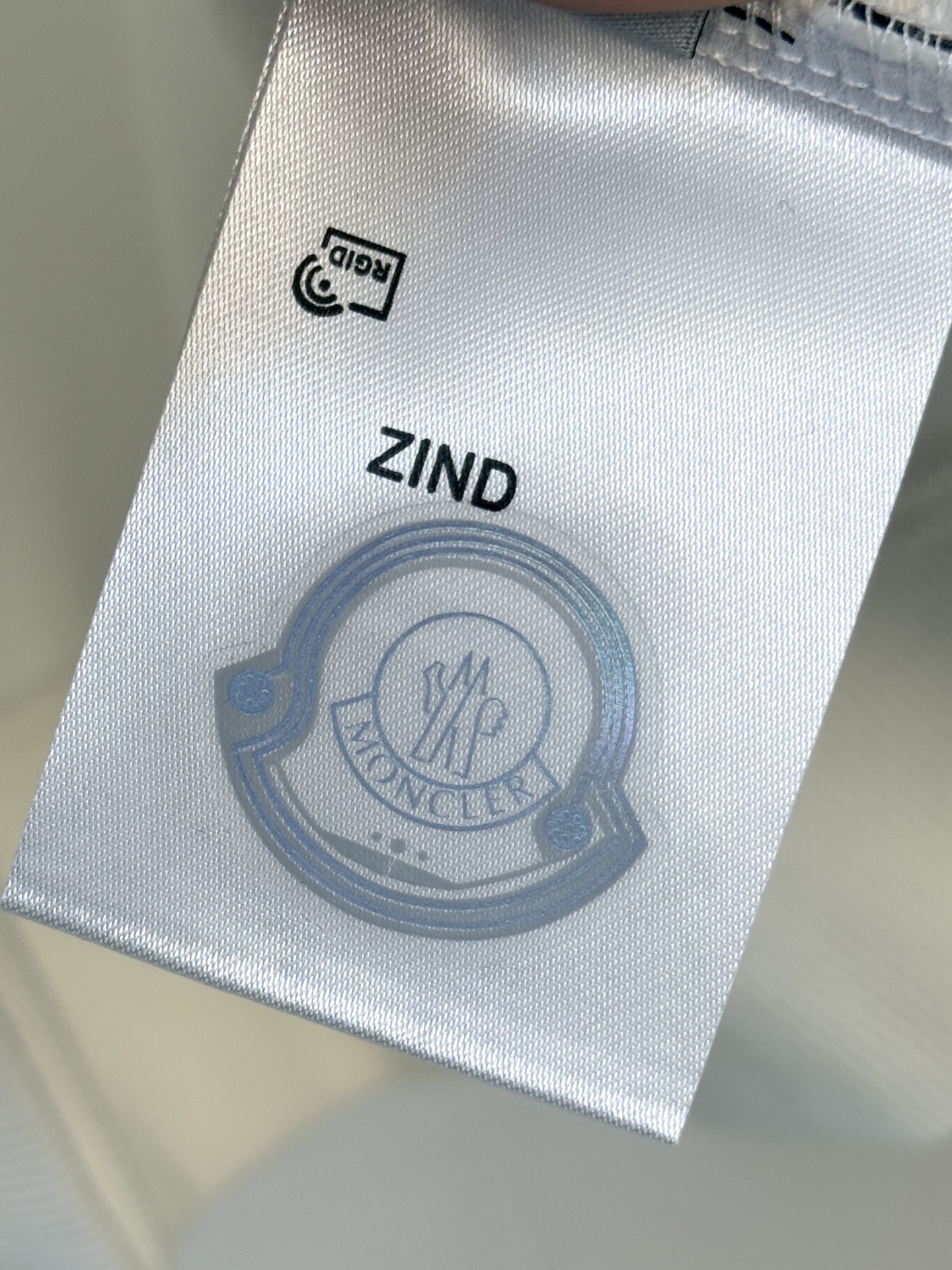 P蒙口25SS【新品】最新最顶级版本精美工艺圆领卫衣，最顶级的品质专柜原单套头衫，顶级制作工艺进口面料，